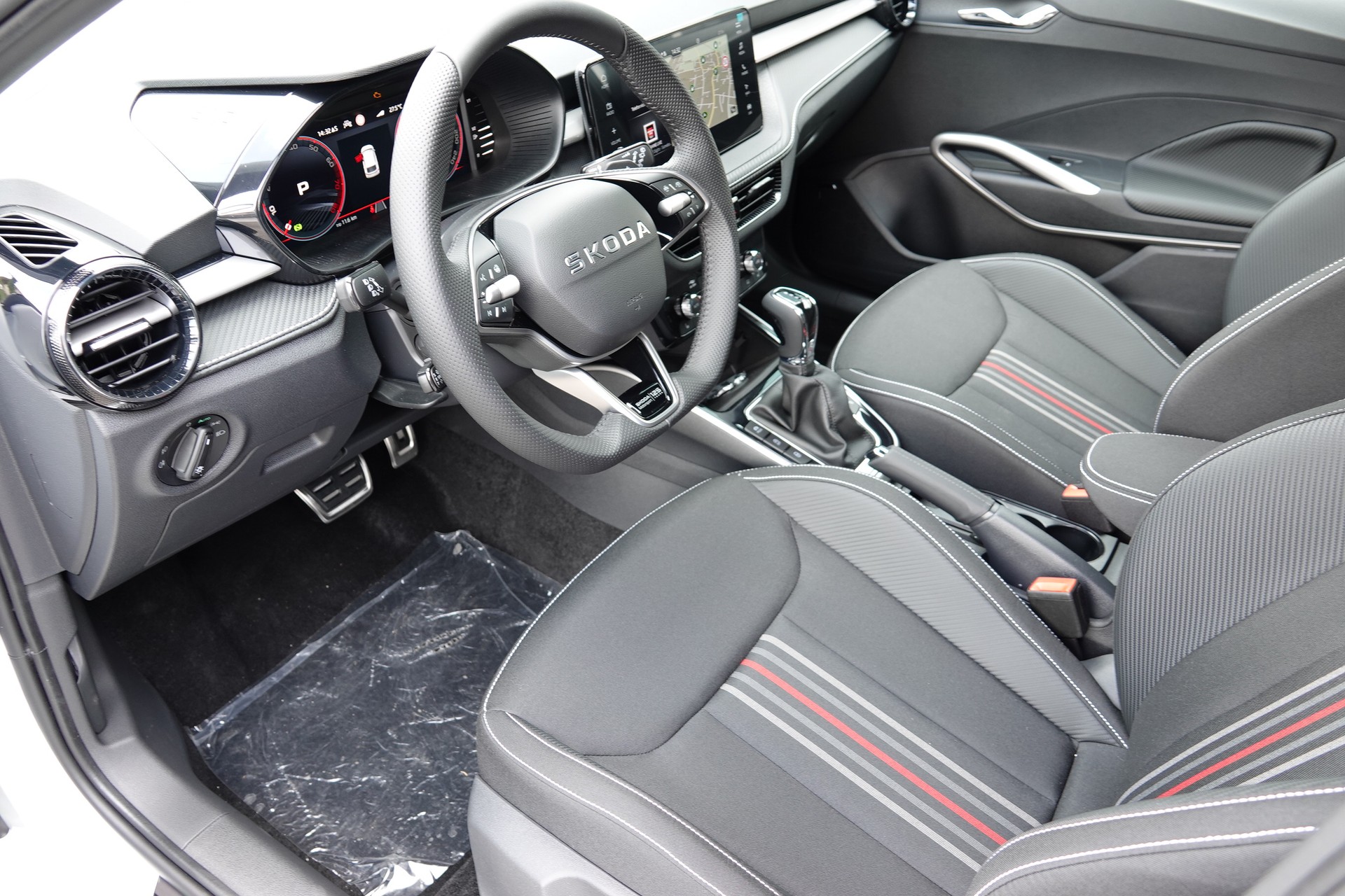 SKODA Fabia 1.5 TSI Motorsport Edition DSG-image-9