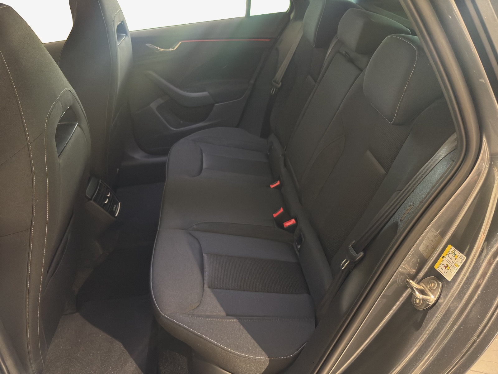 SKODA Kamiq 1.0 TSI Dynamic DSG-image-9