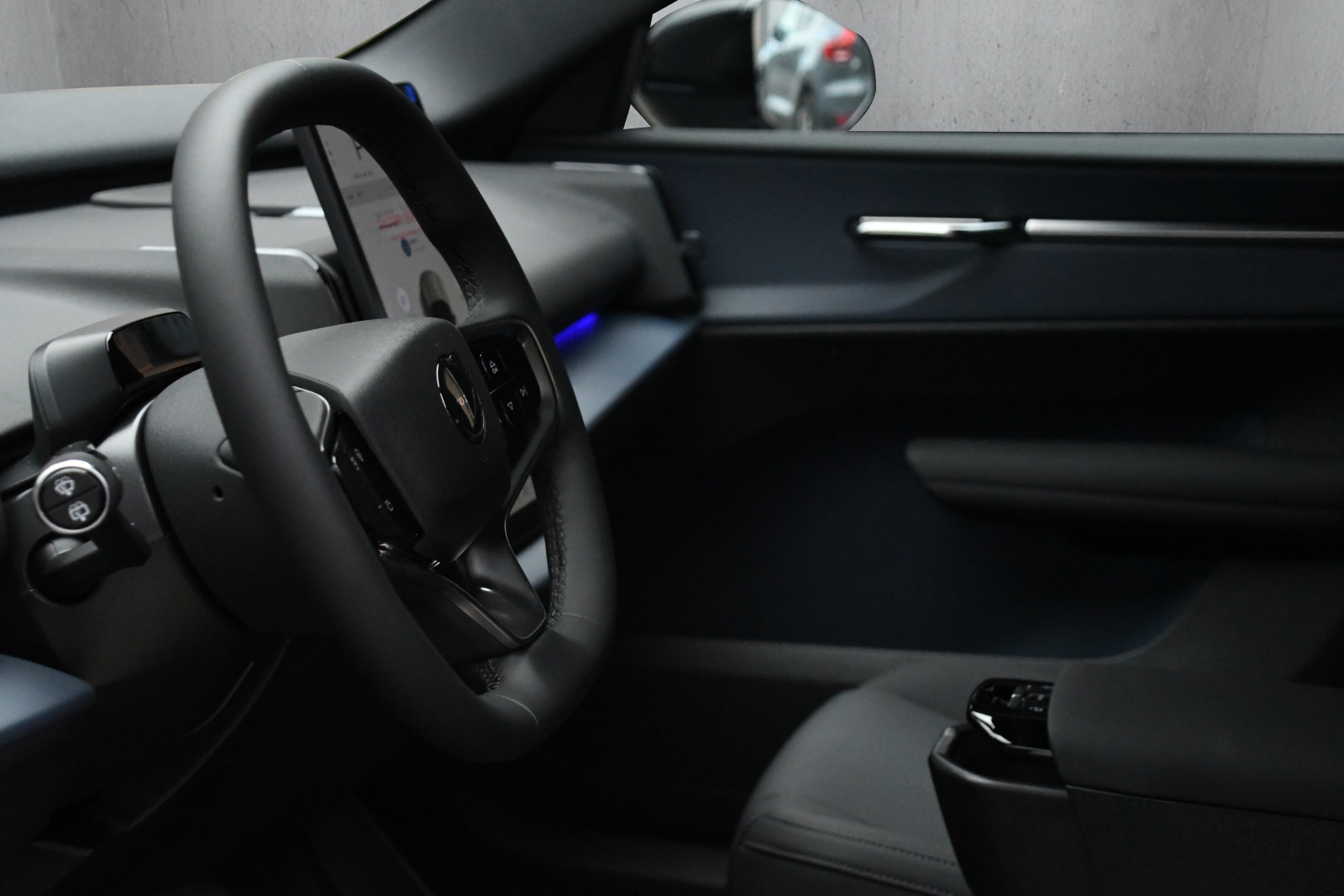 VOLVO EX30 E60 69kWh Twin Plus-image-7