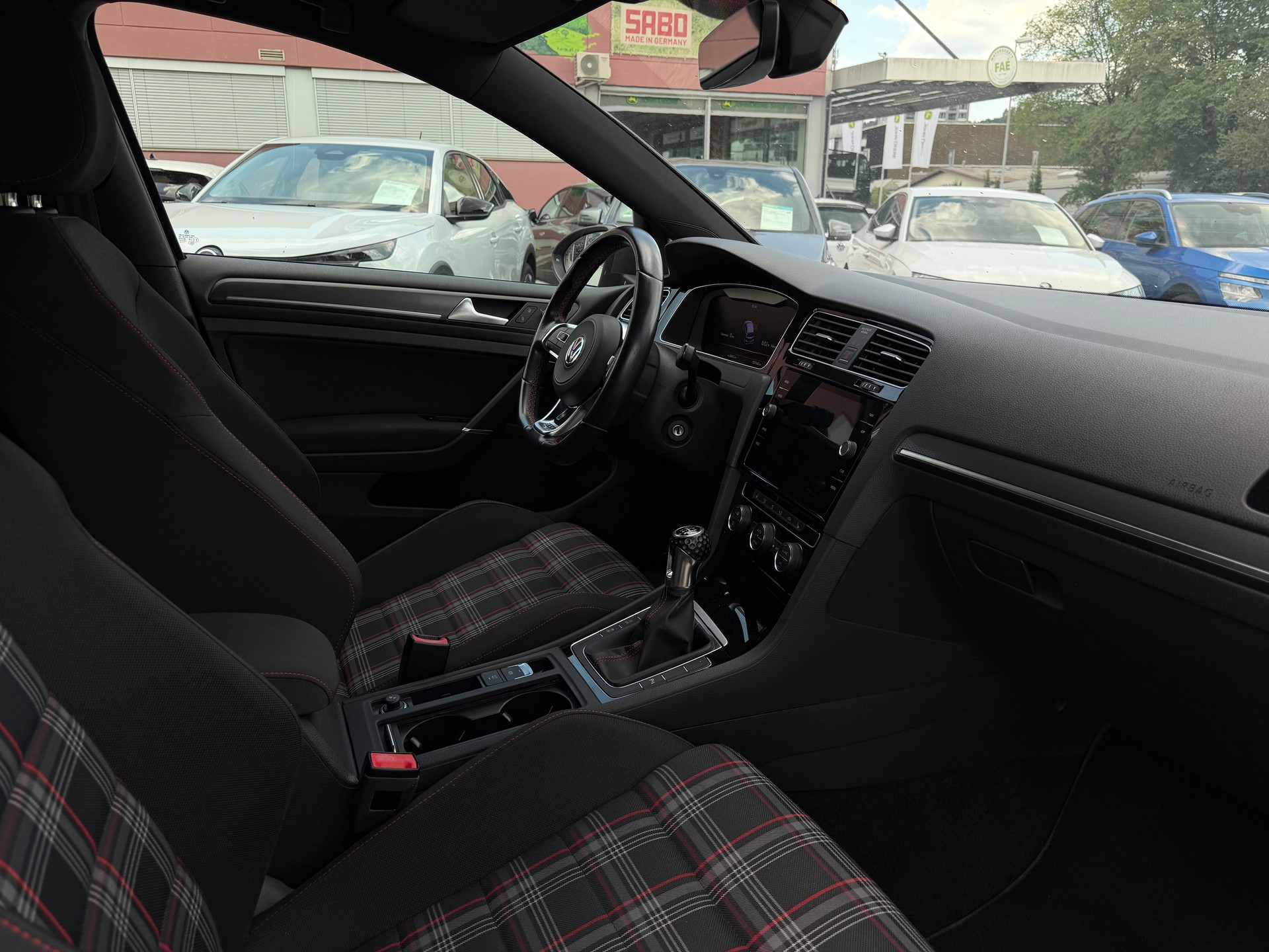 VW Golf 2.0 TSI GTI Performance-image-13