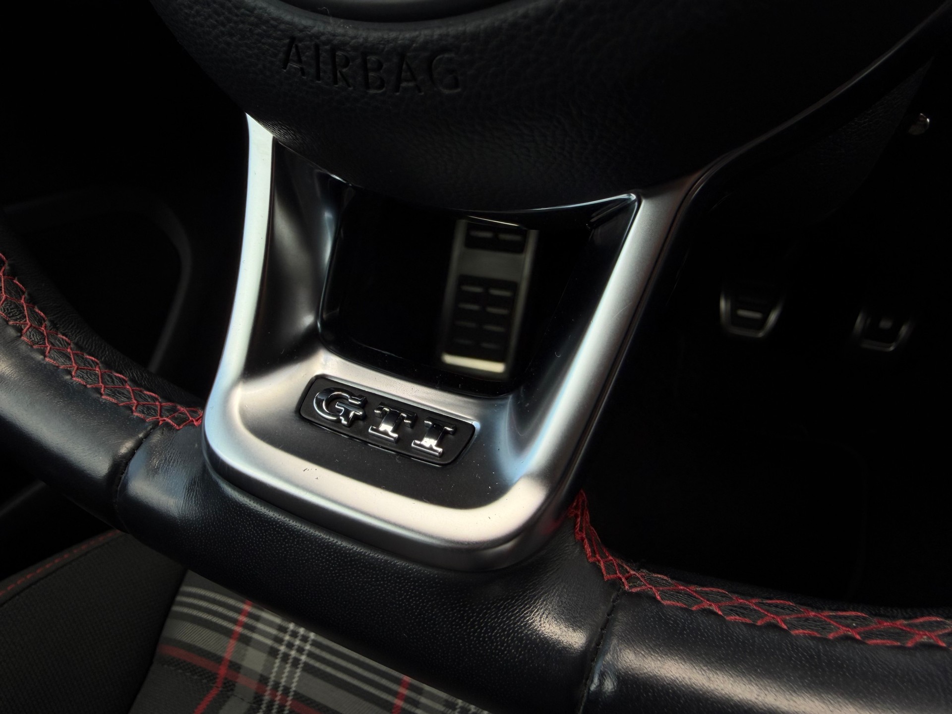 VW Golf 2.0 TSI GTI Performance-image-18
