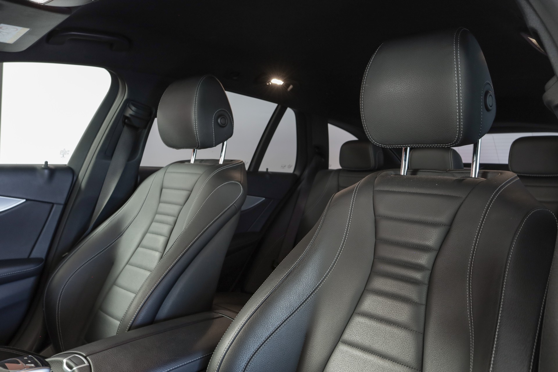MERCEDES-BENZ E 200 Avantgarde 4 Matic 9G-Tronic-image-9