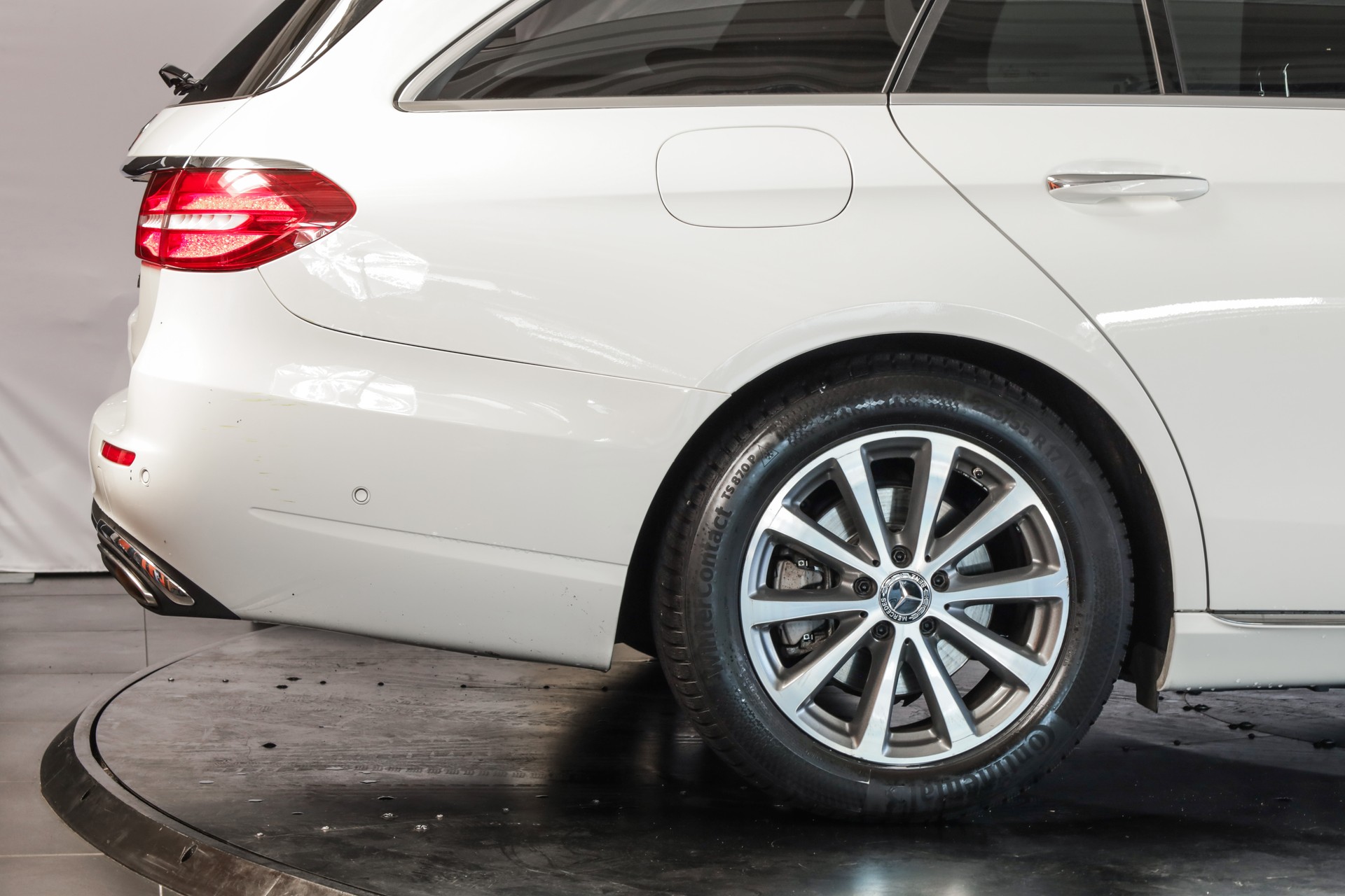MERCEDES-BENZ E 200 Avantgarde 4 Matic 9G-Tronic-image-5