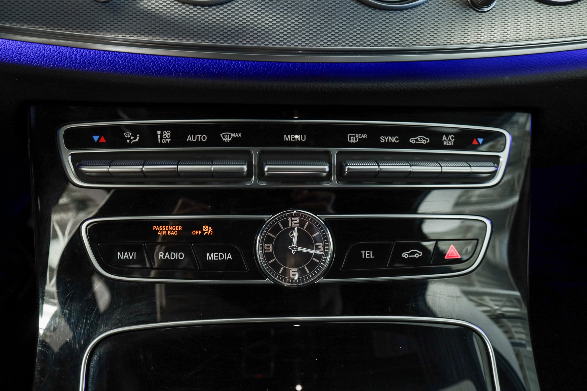 MERCEDES-BENZ E 200 Avantgarde 4 Matic 9G-Tronic-image-16