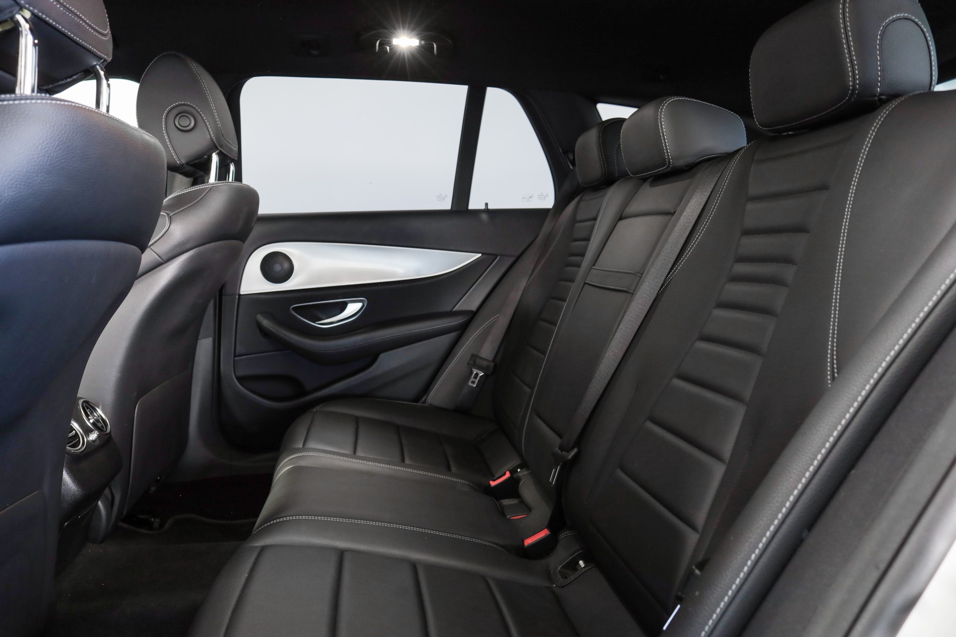 MERCEDES-BENZ E 200 Avantgarde 4 Matic 9G-Tronic-image-10