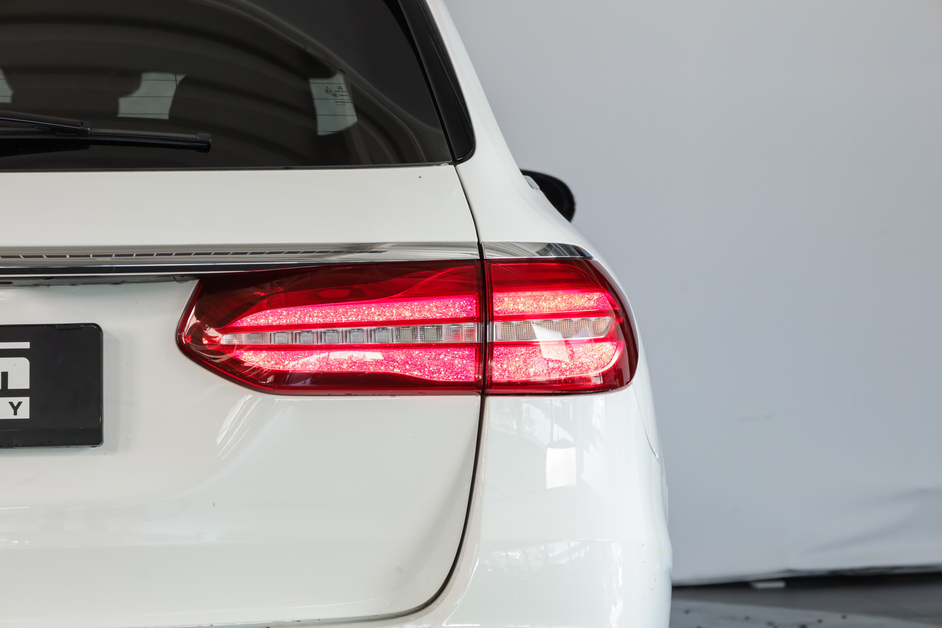 MERCEDES-BENZ E 200 Avantgarde 4 Matic 9G-Tronic-image-7