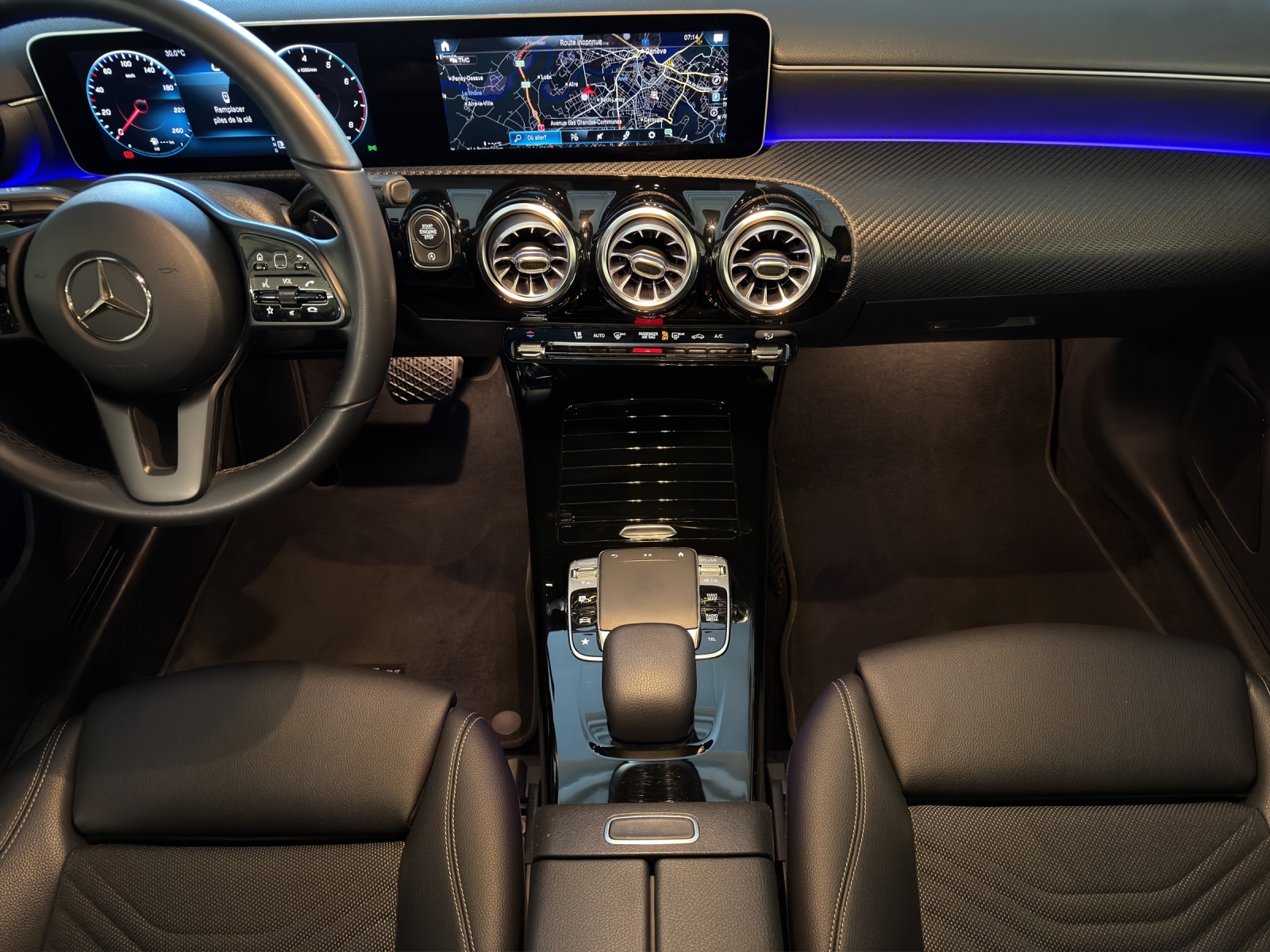 MERCEDES-BENZ A 200 Style-image-11
