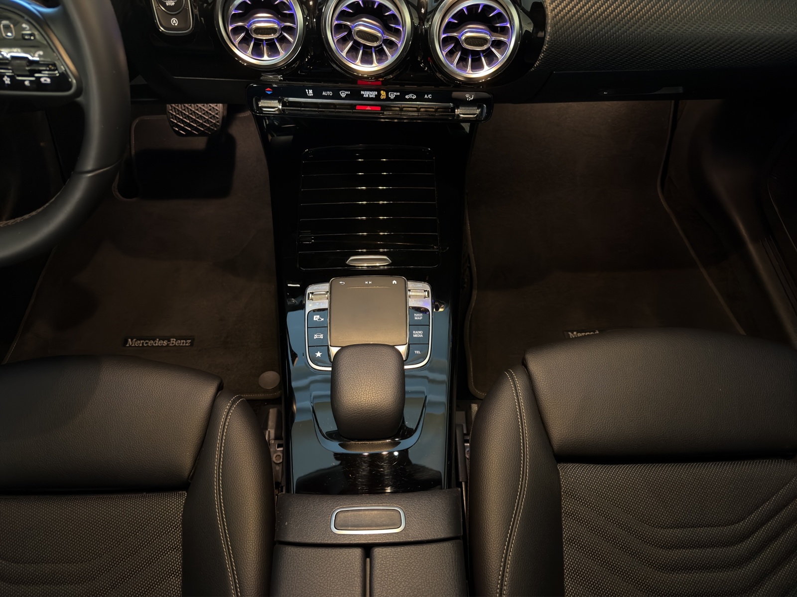 MERCEDES-BENZ A 200 Style-image-14