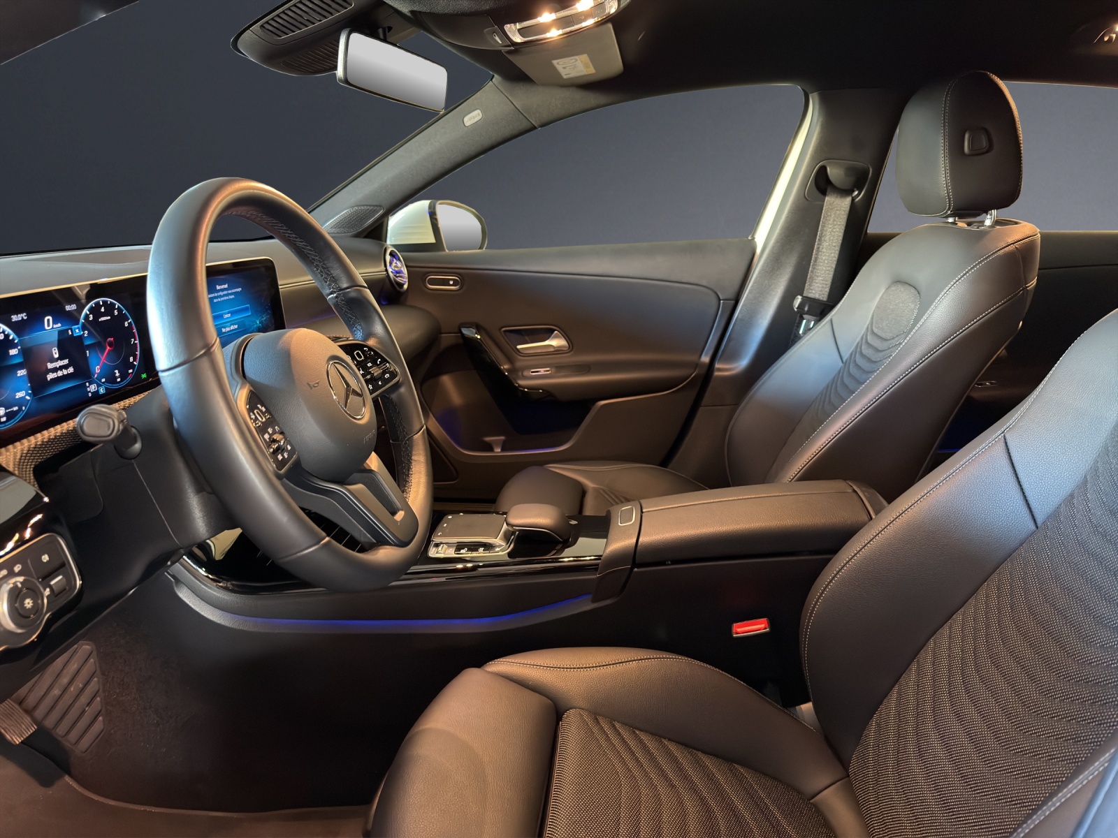 MERCEDES-BENZ A 200 Style-image-6