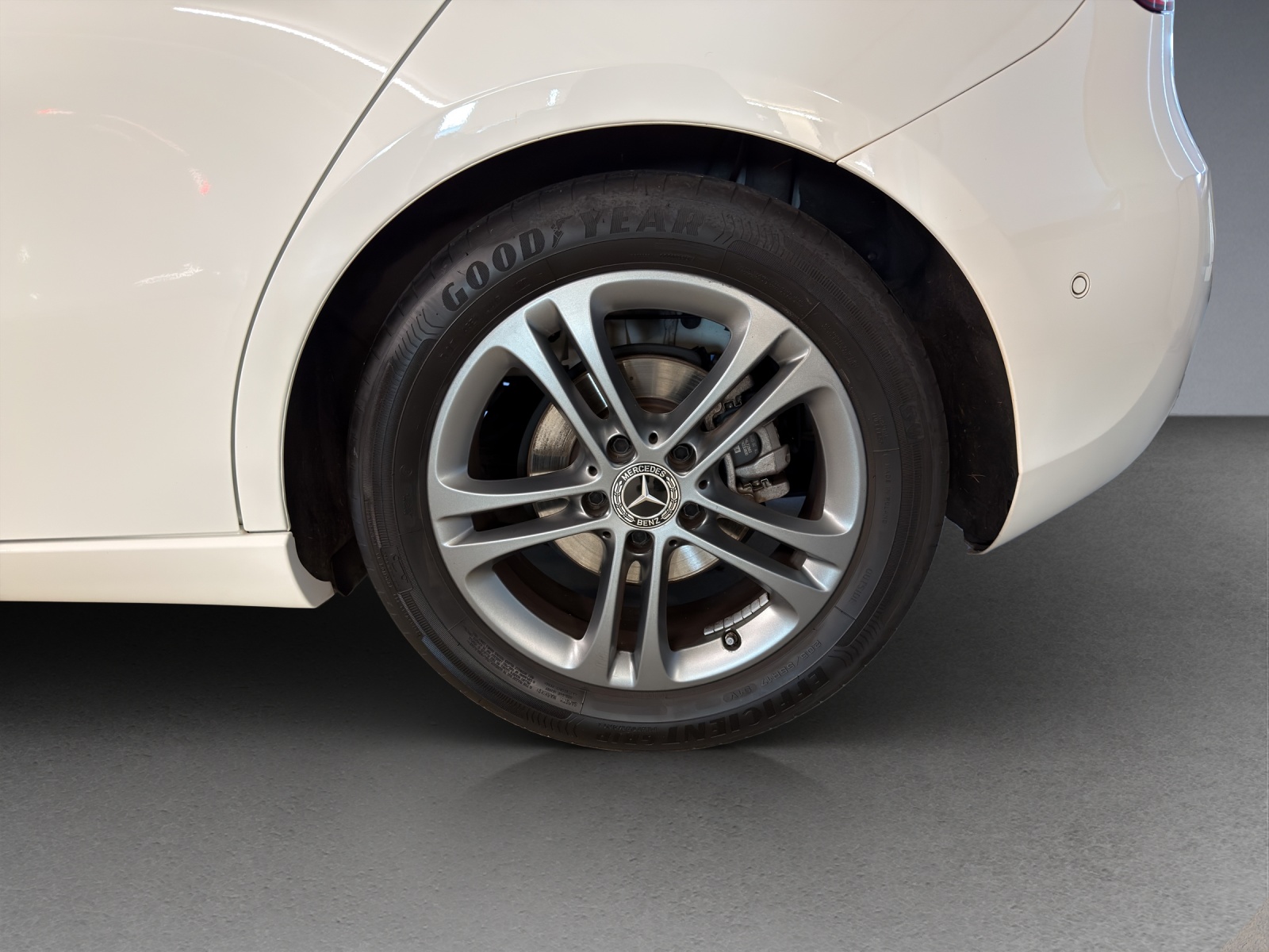 MERCEDES-BENZ A 200 Style-image-5