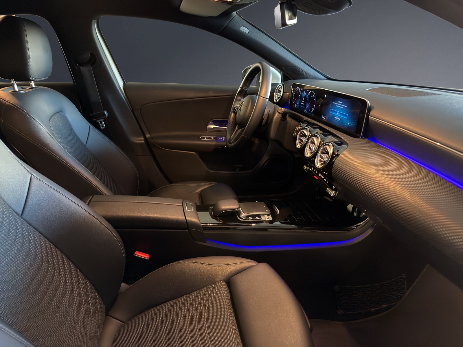 MERCEDES-BENZ A 200 Style-image-9