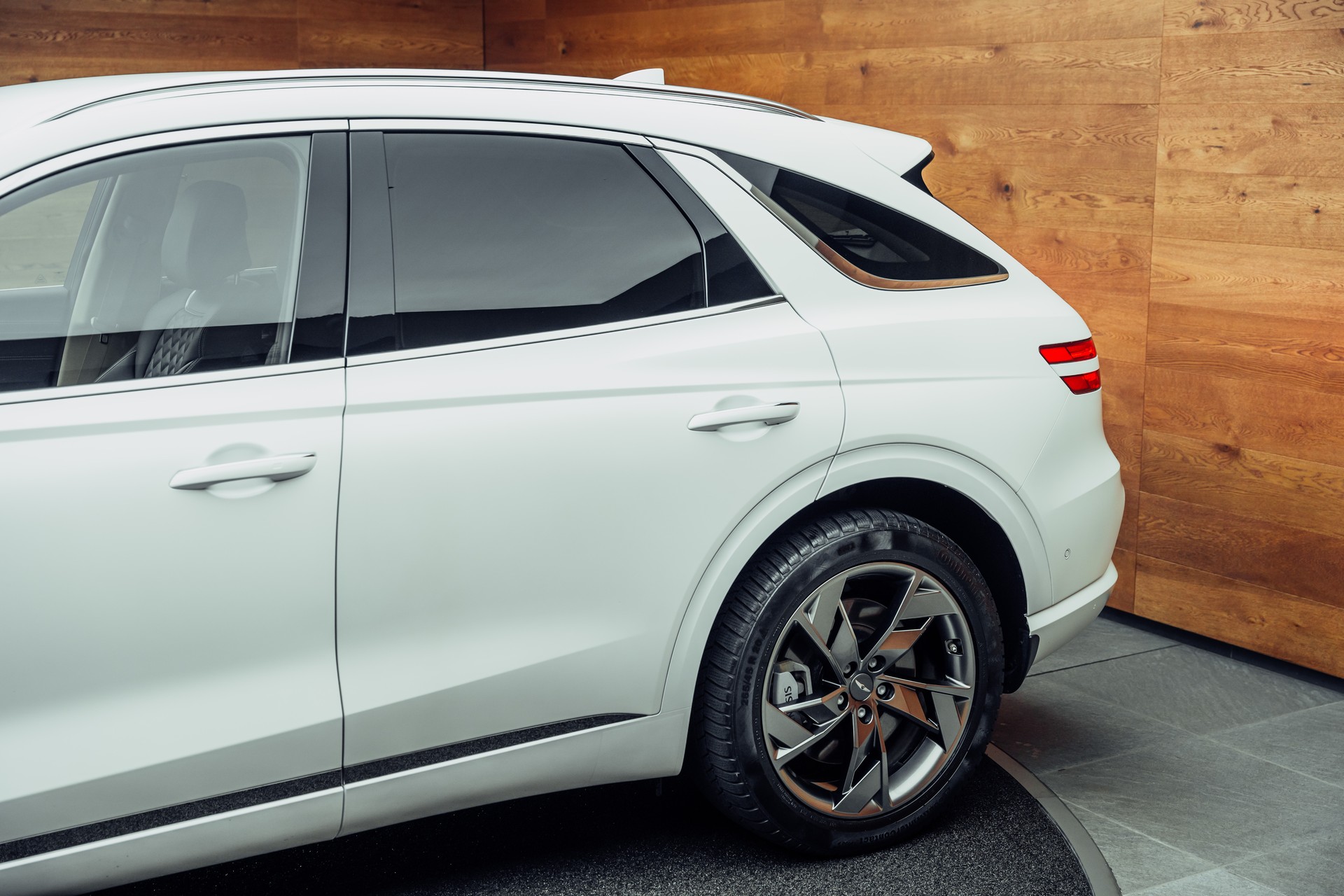 GENESIS GV70 Electrified Sport kWh 77,4 AWD-image-18