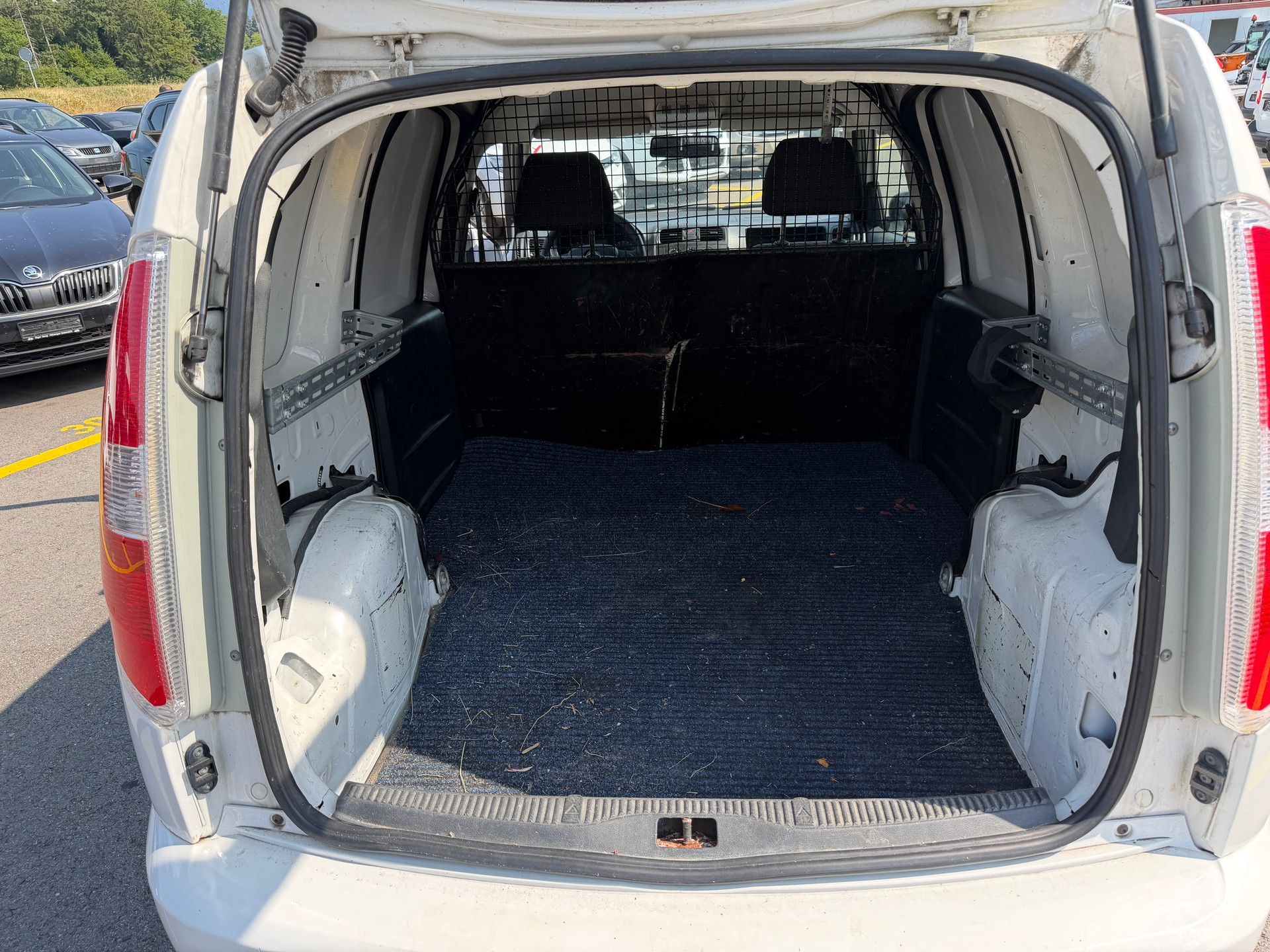 SKODA Praktik 1.2 HTP-image-8