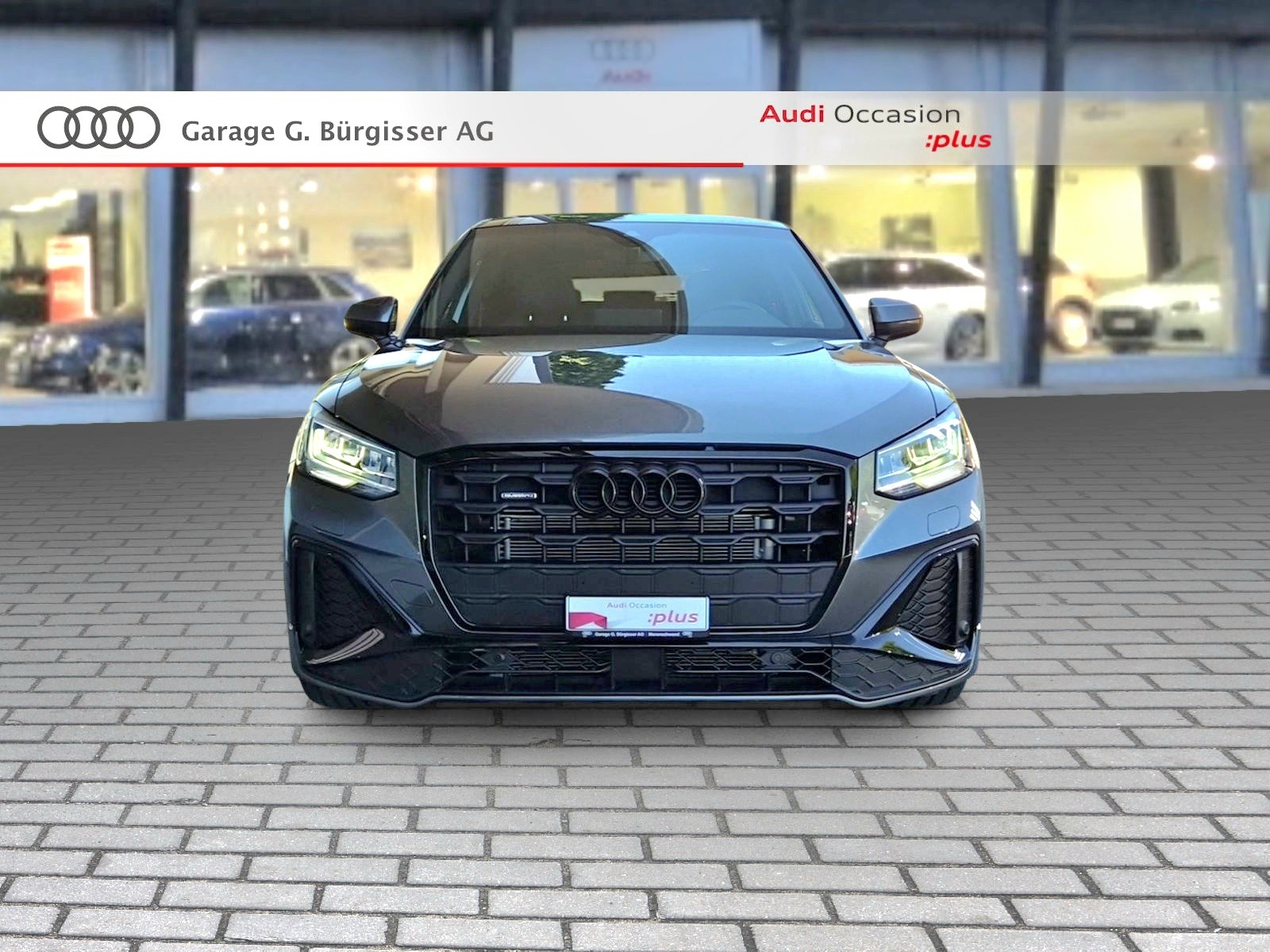 AUDI Q2 40 TFSI S line Attraction quattro S-tronic Daytonagrau Perleffekt-image-1