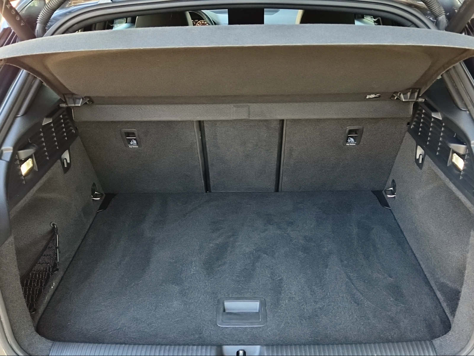 AUDI Q2 40 TFSI S line Attraction quattro S-tronic Daytonagrau Perleffekt-image-5