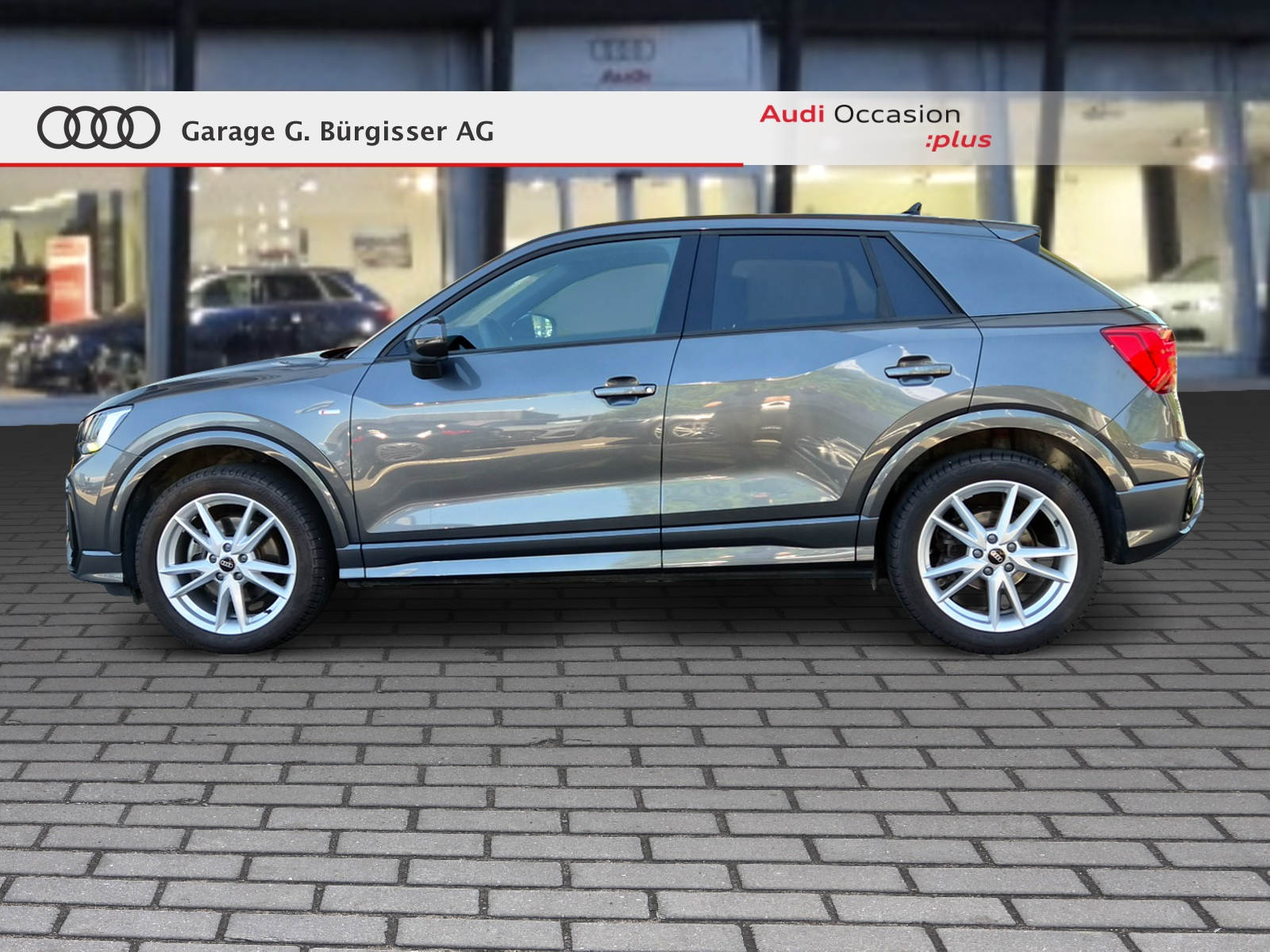 AUDI Q2 40 TFSI S line Attraction quattro S-tronic Daytonagrau Perleffekt-image-2