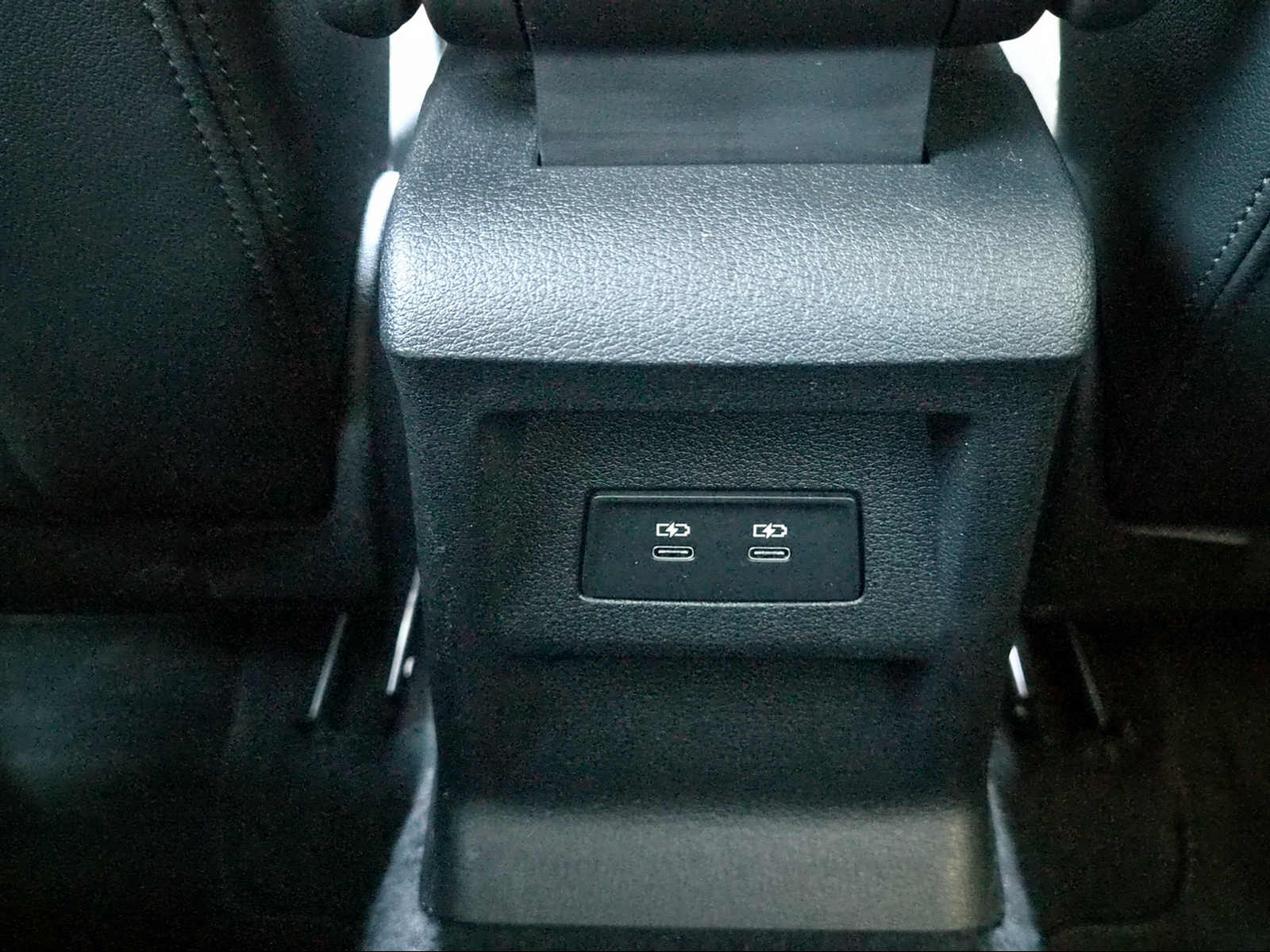 AUDI Q2 40 TFSI S line Attraction quattro S-tronic Daytonagrau Perleffekt-image-16