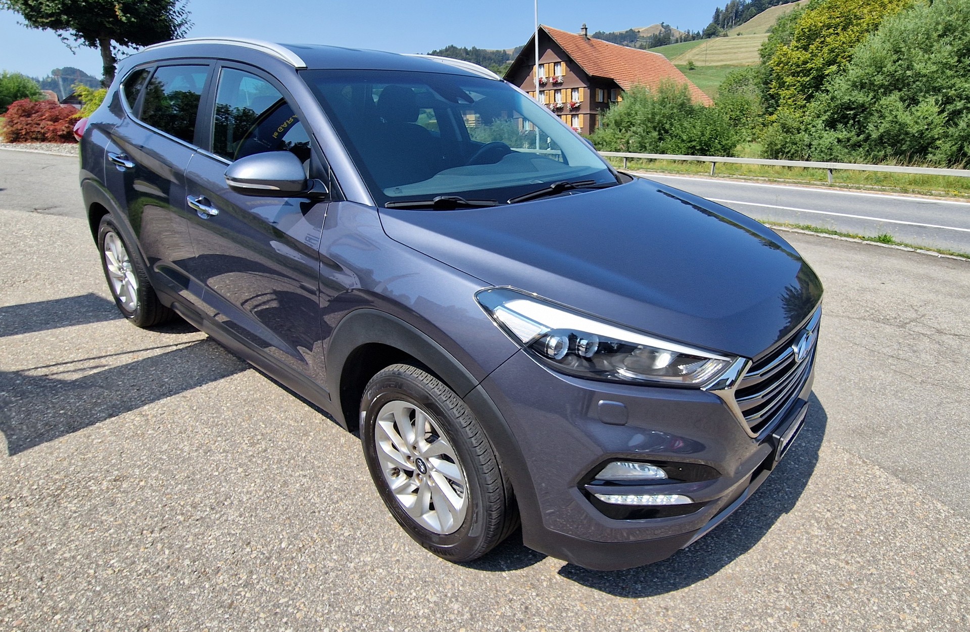 HYUNDAI Tucson 2.0 CRDI Plena 4WD-image-1
