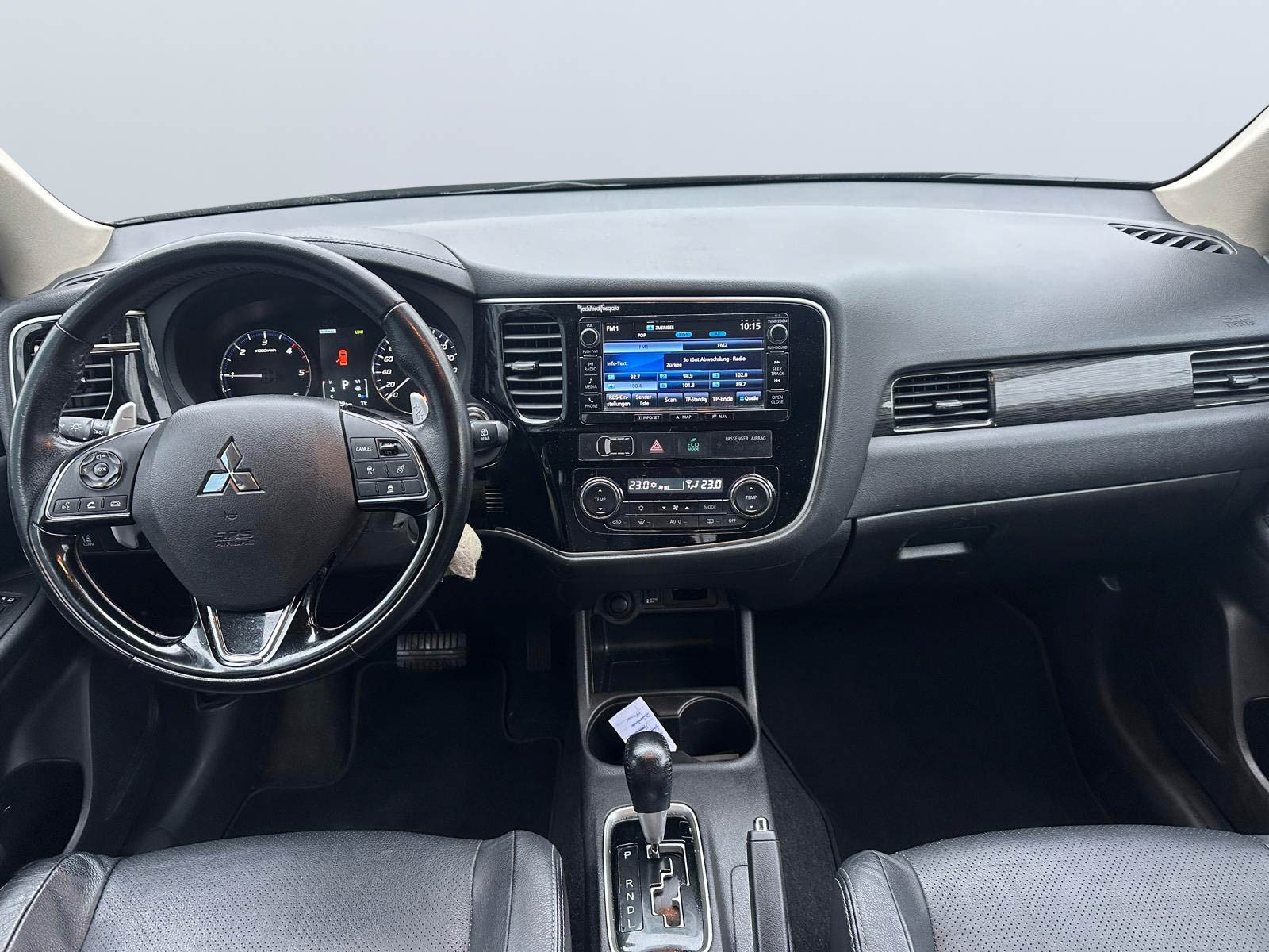 MITSUBISHI Outlander 2.2 DID Diamond 4WD Automatic-image-6