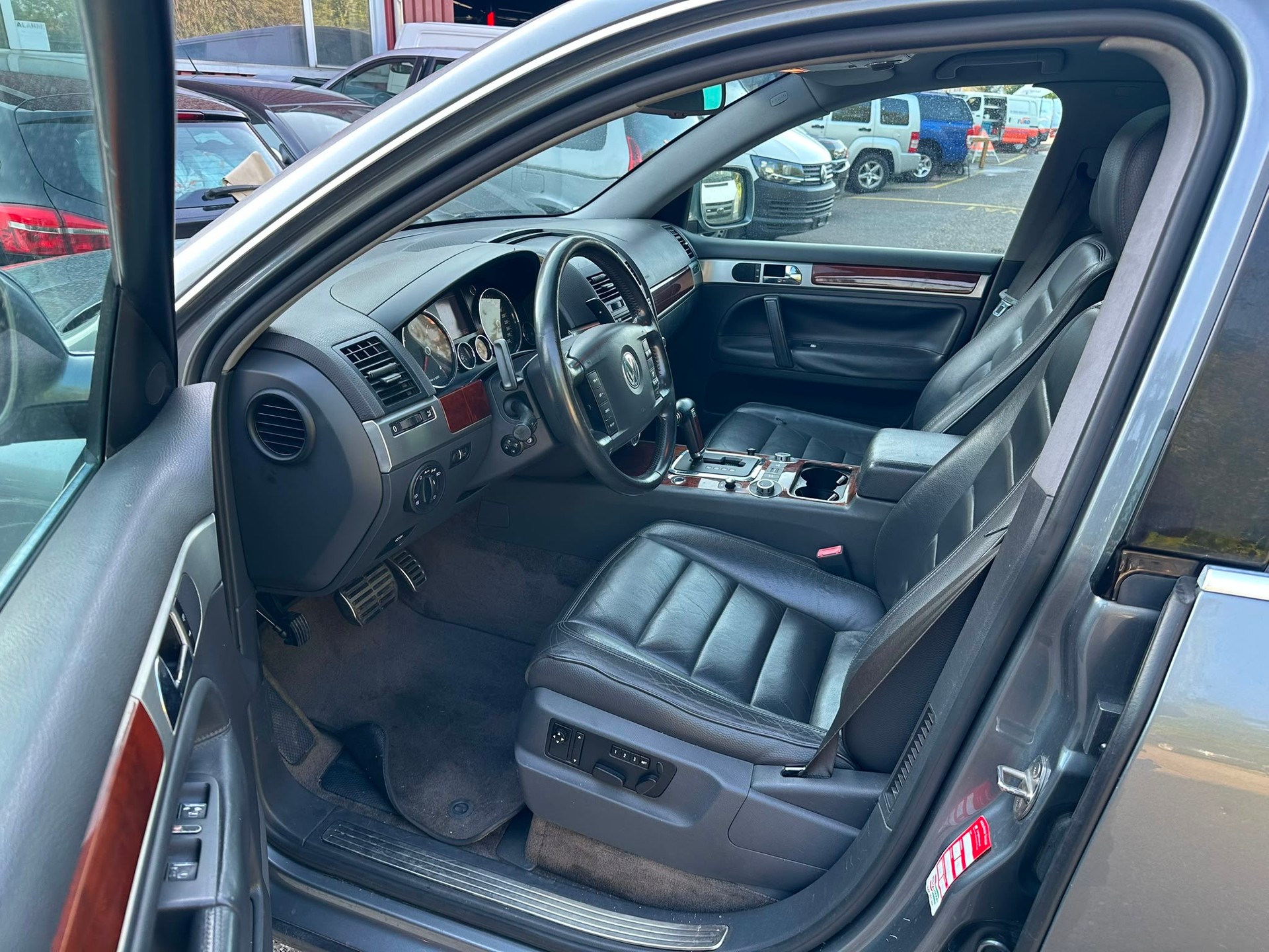 VW Touareg 5.0 TDI V10 Automatic-image-6