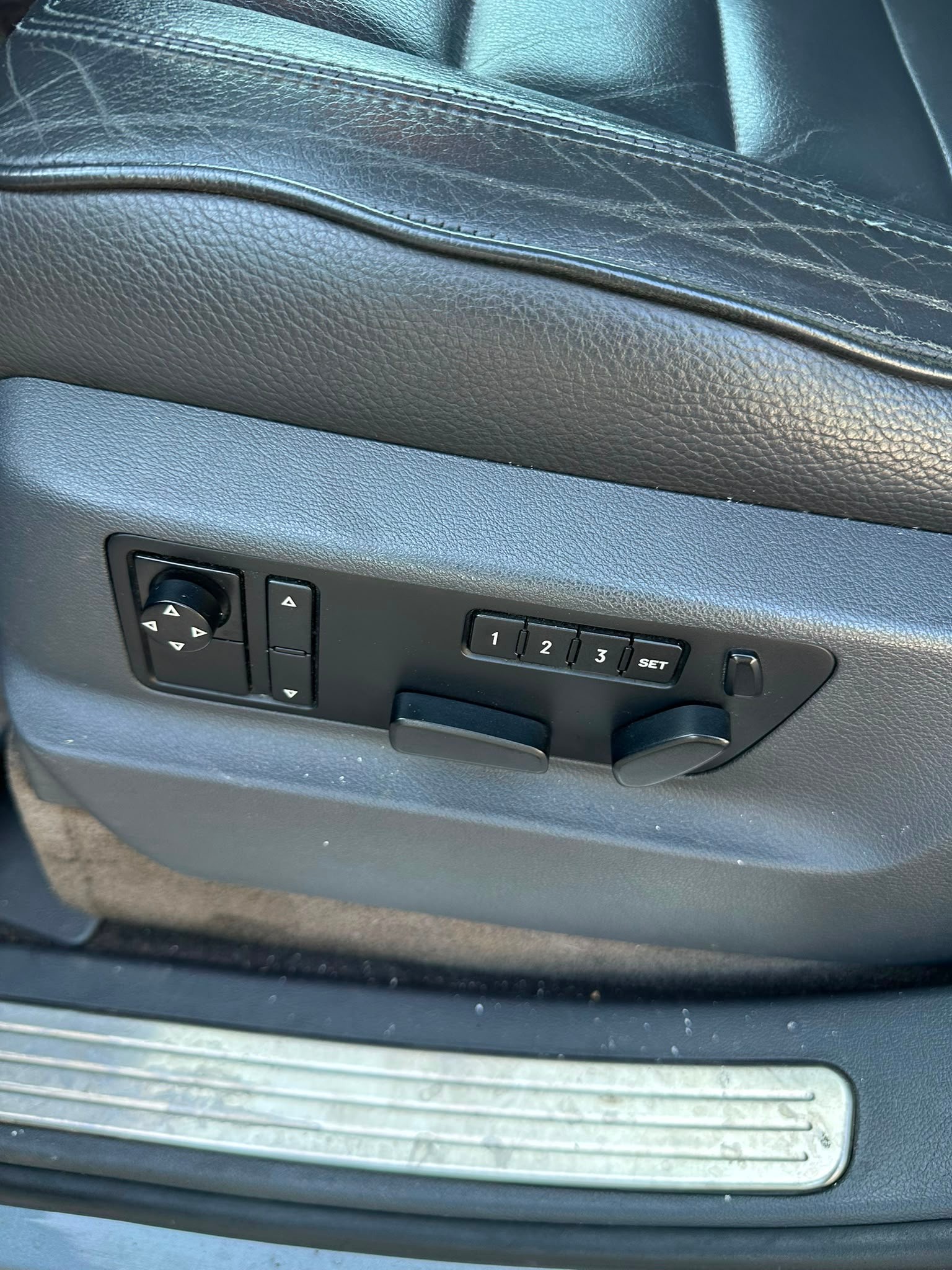VW Touareg 5.0 TDI V10 Automatic-image-17