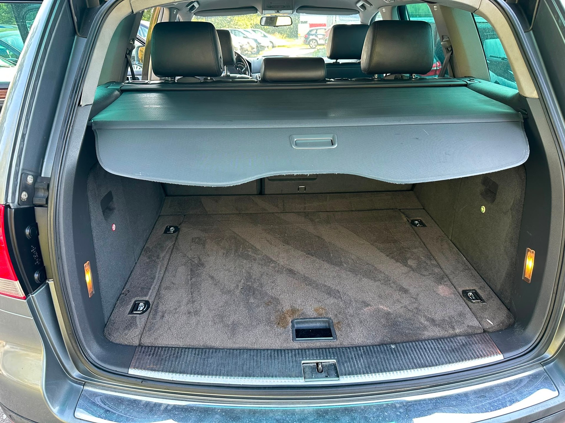 VW Touareg 5.0 TDI V10 Automatic-image-9