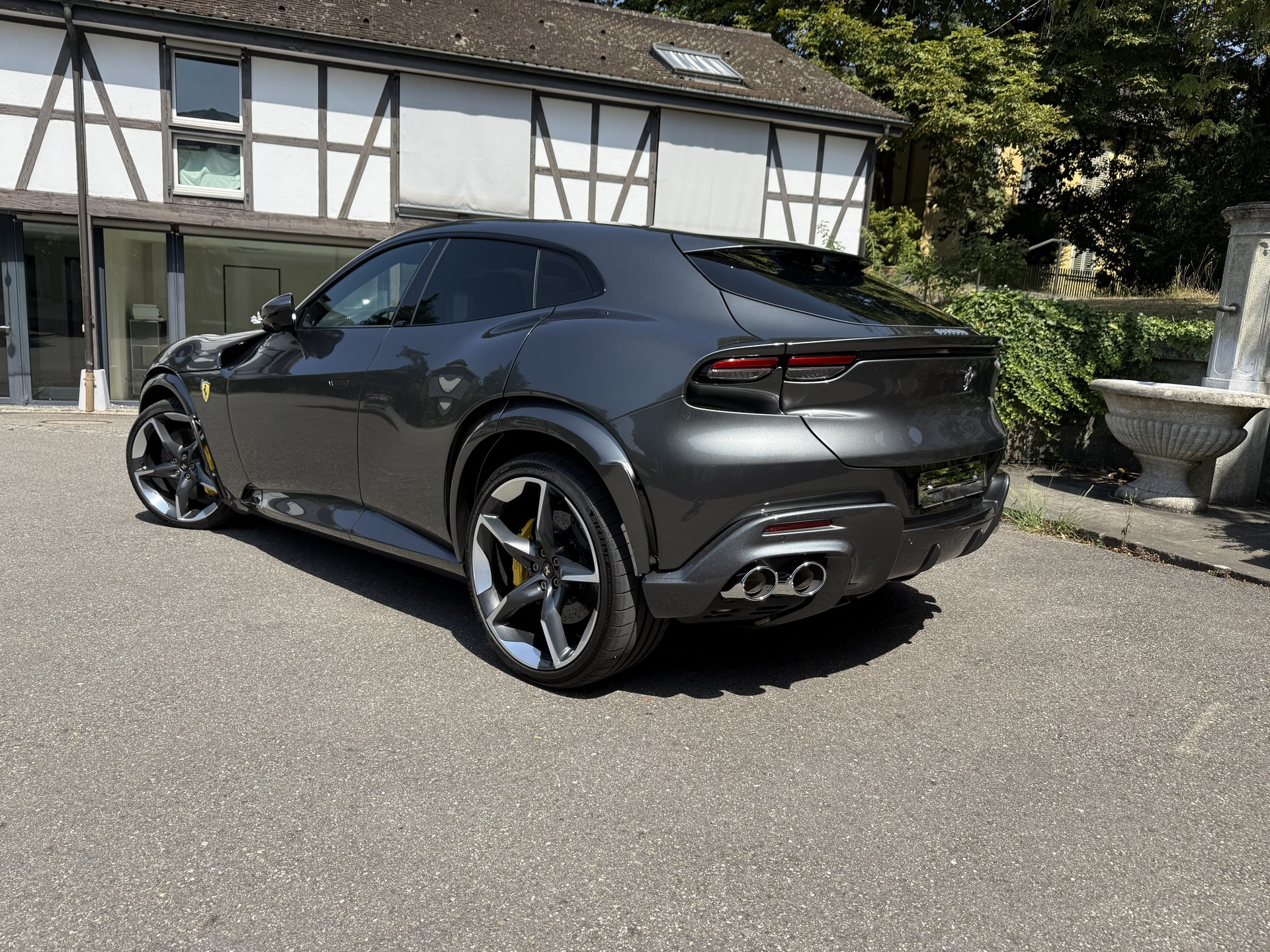 FERRARI 6.5-image-2