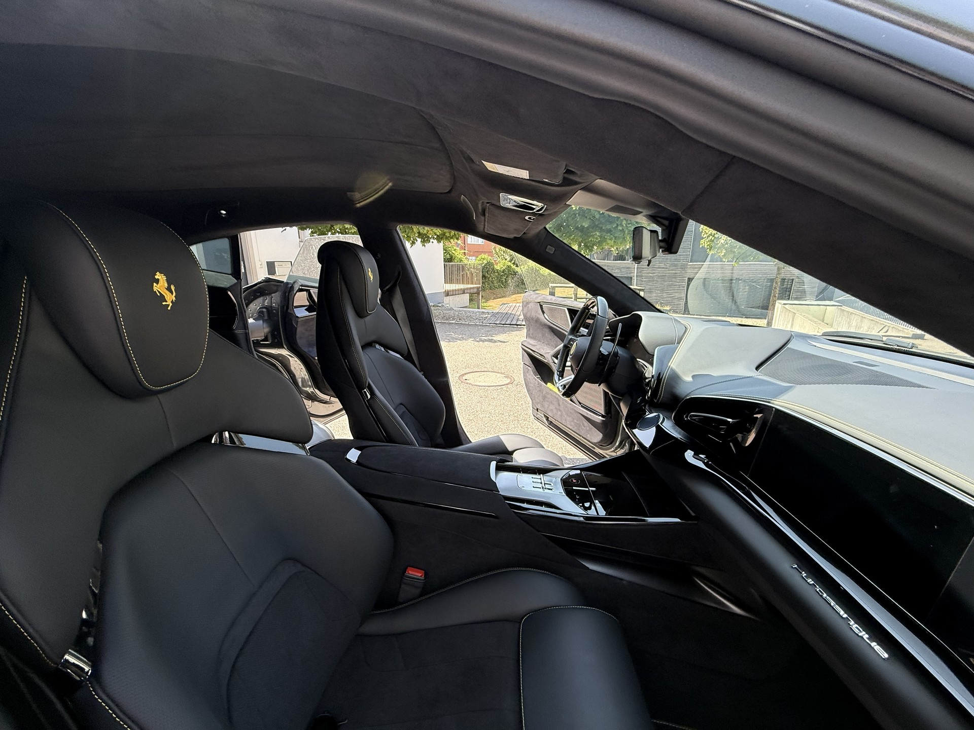 FERRARI 6.5-image-5