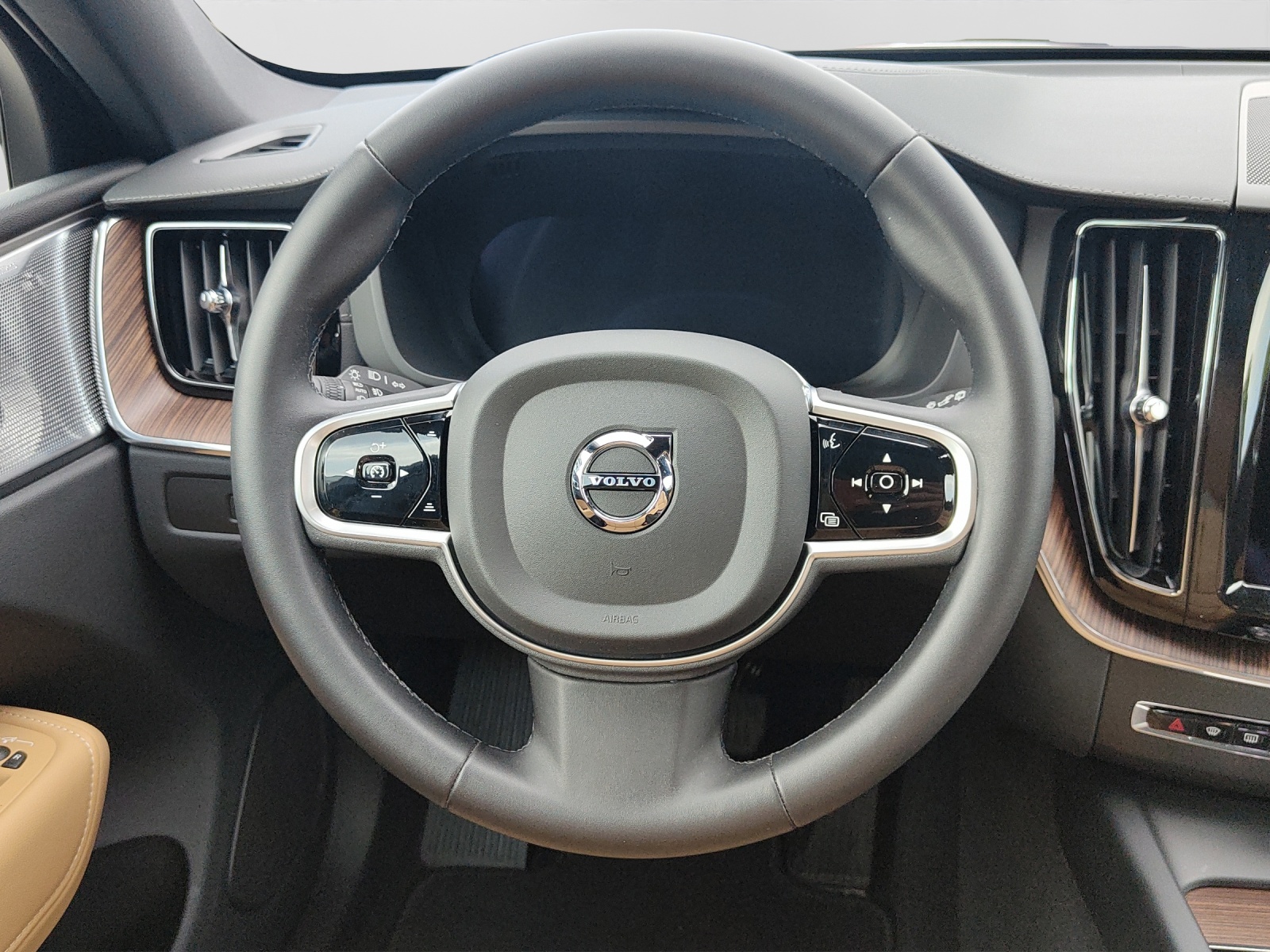 VOLVO XC60 2.0 T6 TE Ultimate Bright eAWD-image-7