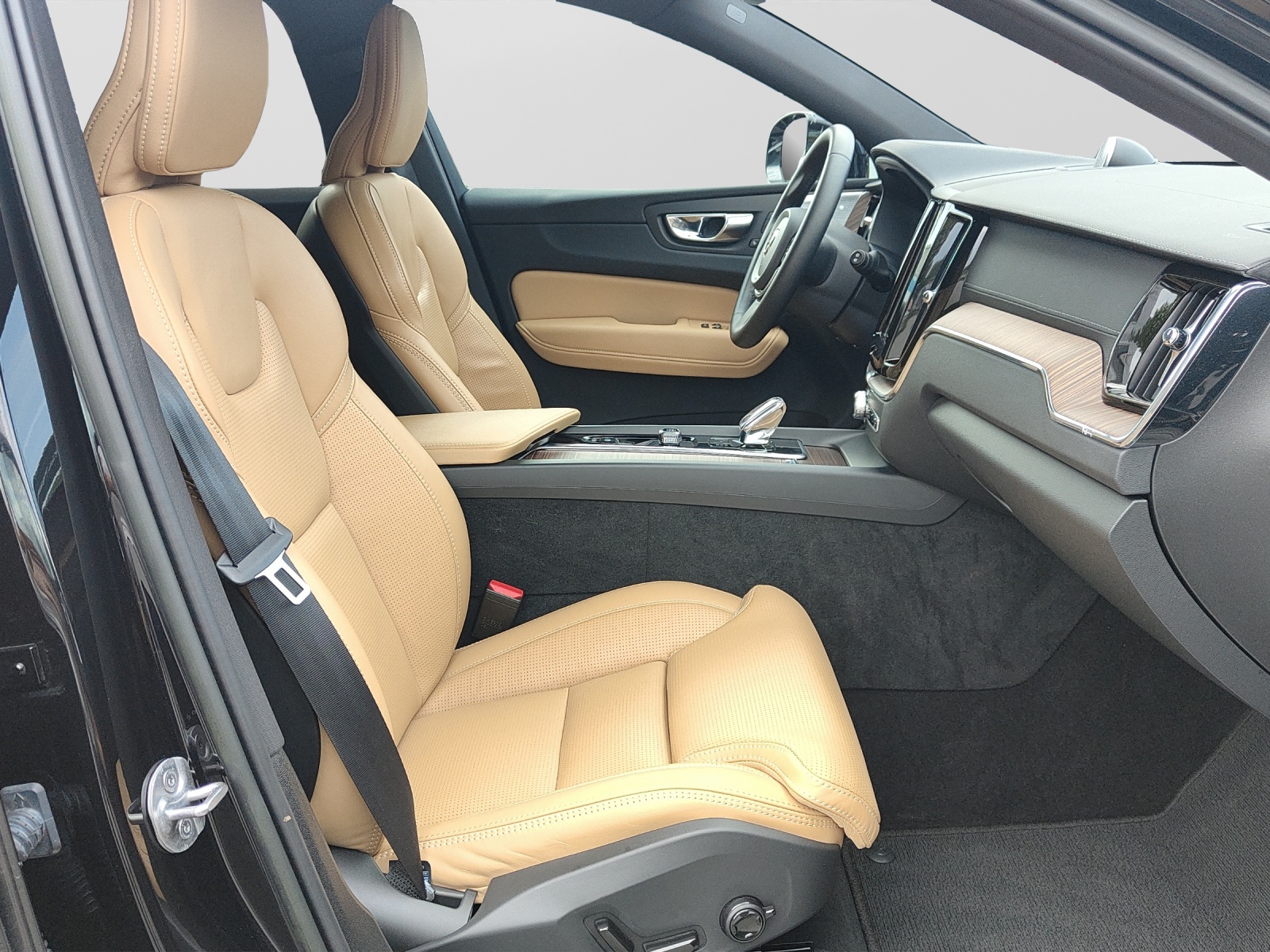 VOLVO XC60 2.0 T6 TE Ultimate Bright eAWD-image-4