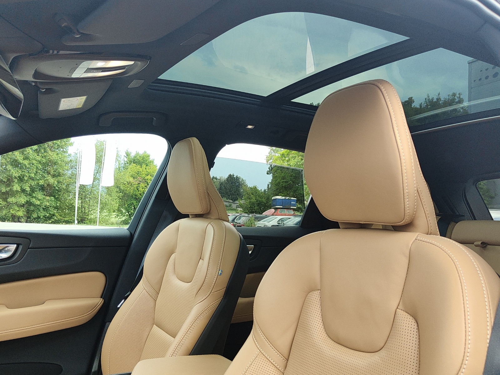 VOLVO XC60 2.0 T6 TE Ultimate Bright eAWD-image-10