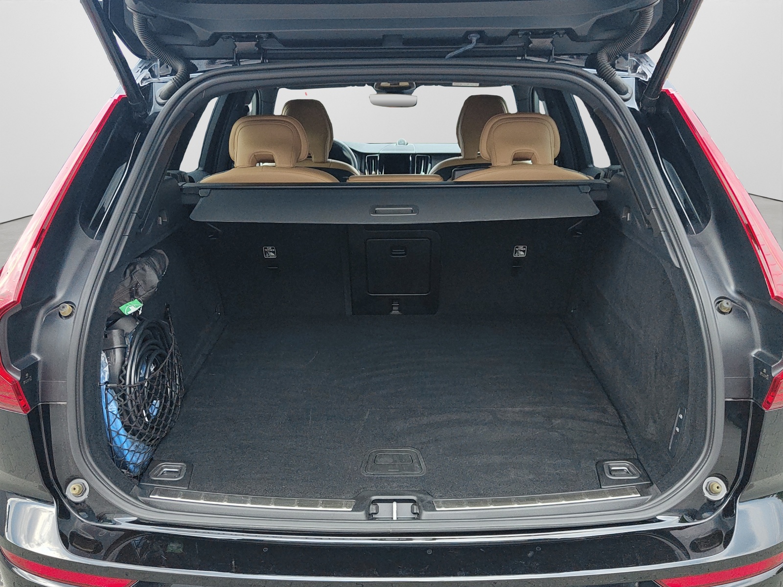 VOLVO XC60 2.0 T6 TE Ultimate Bright eAWD-image-14