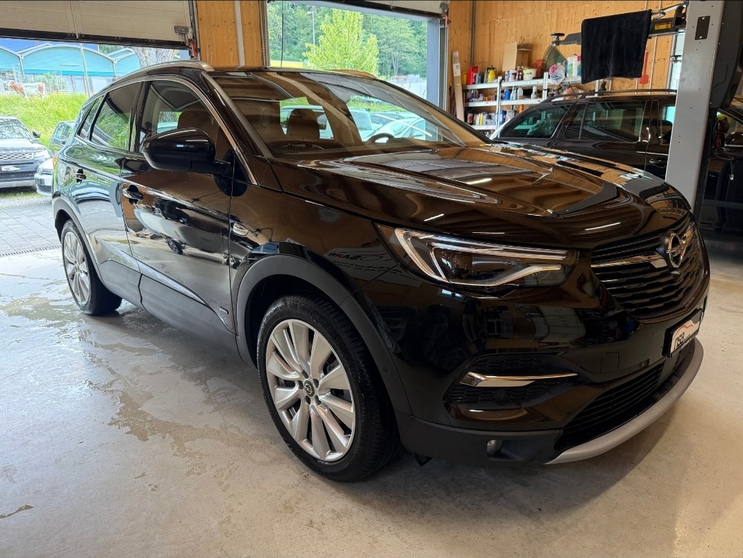 OPEL Grandland X 1.6 Hybrid4 Ultimate Automatik-image-2