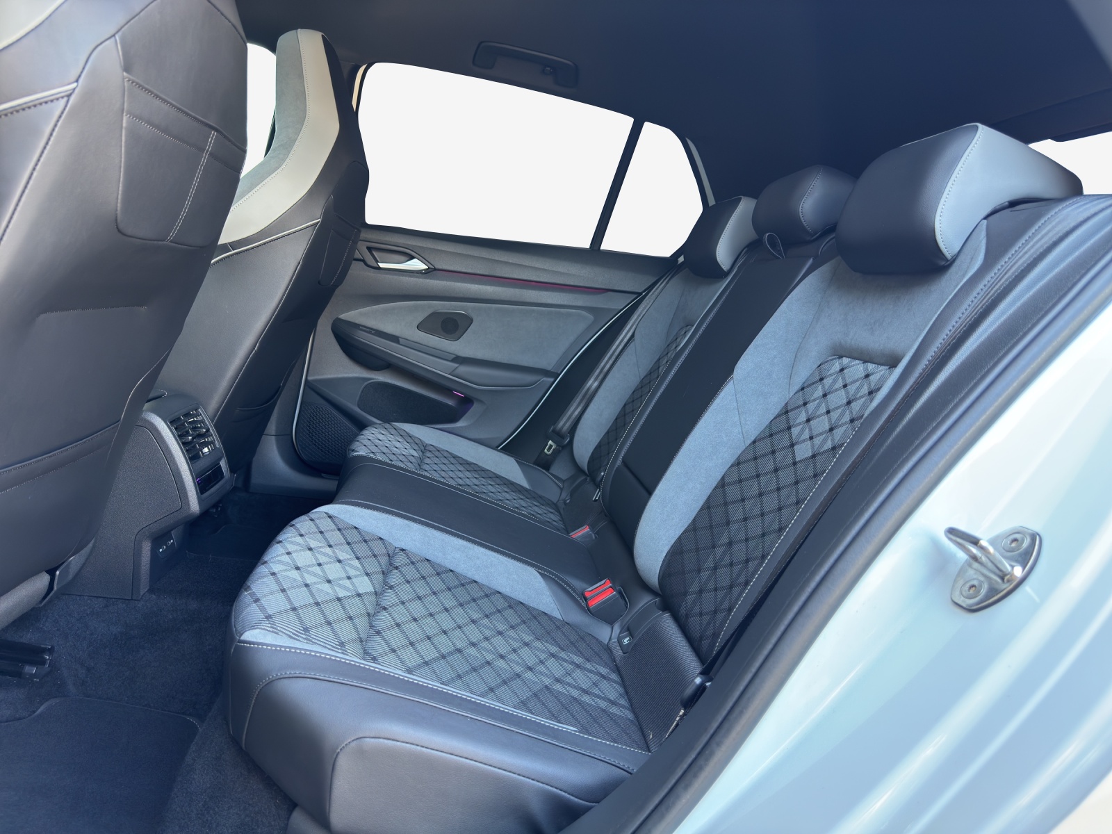 VW Golf 2.0 TSI R-Line DSG 4 Motion-image-11