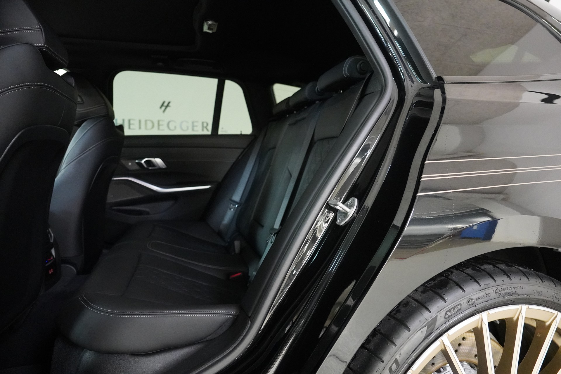 BMW-ALPINA B3 BiTurbo Touring 3.0 xDrive GT Switch-Tronic-image-12