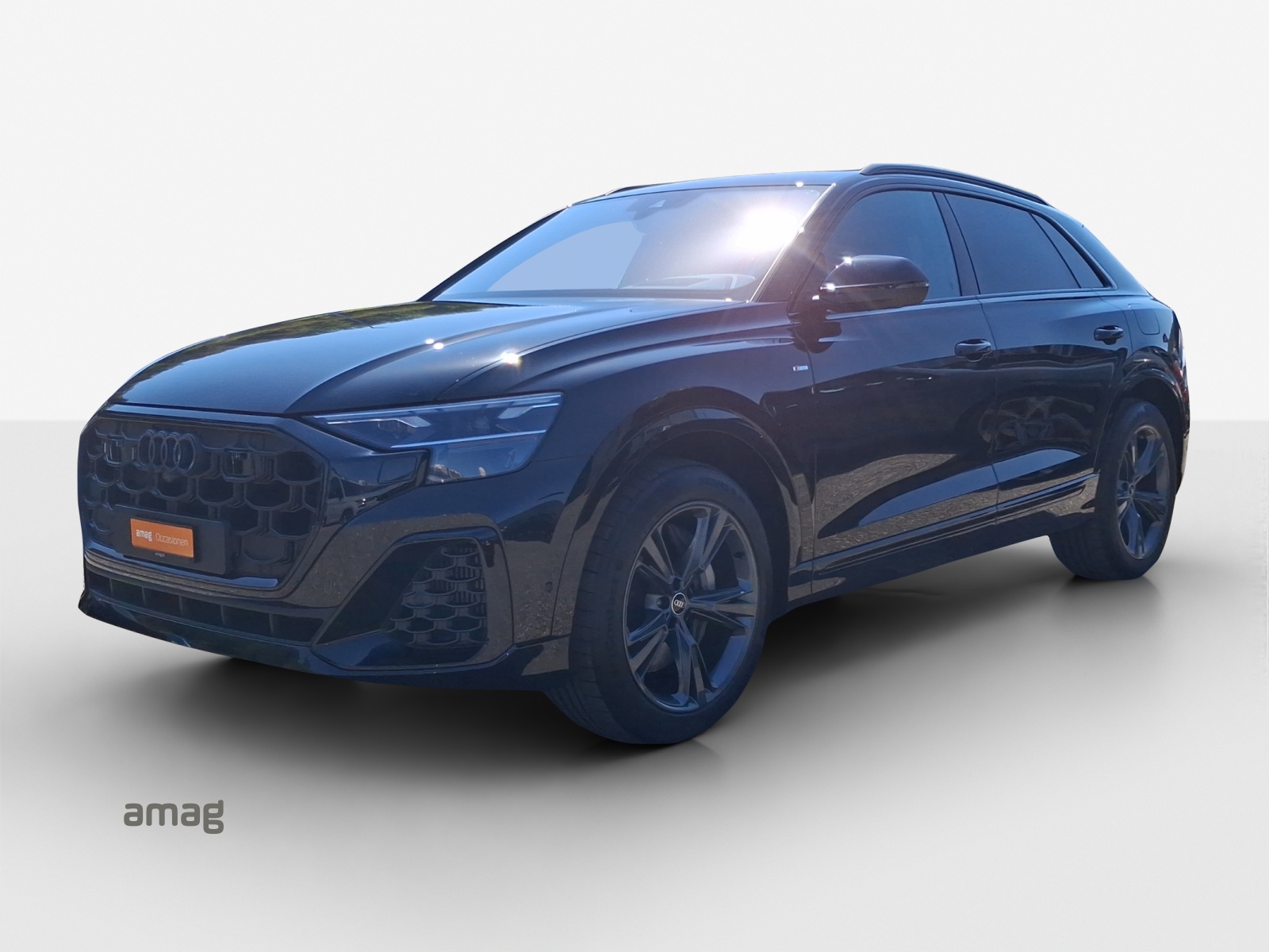 AUDI Q8 SUV TFSI e quattro 290 kW Attraction tiptronic