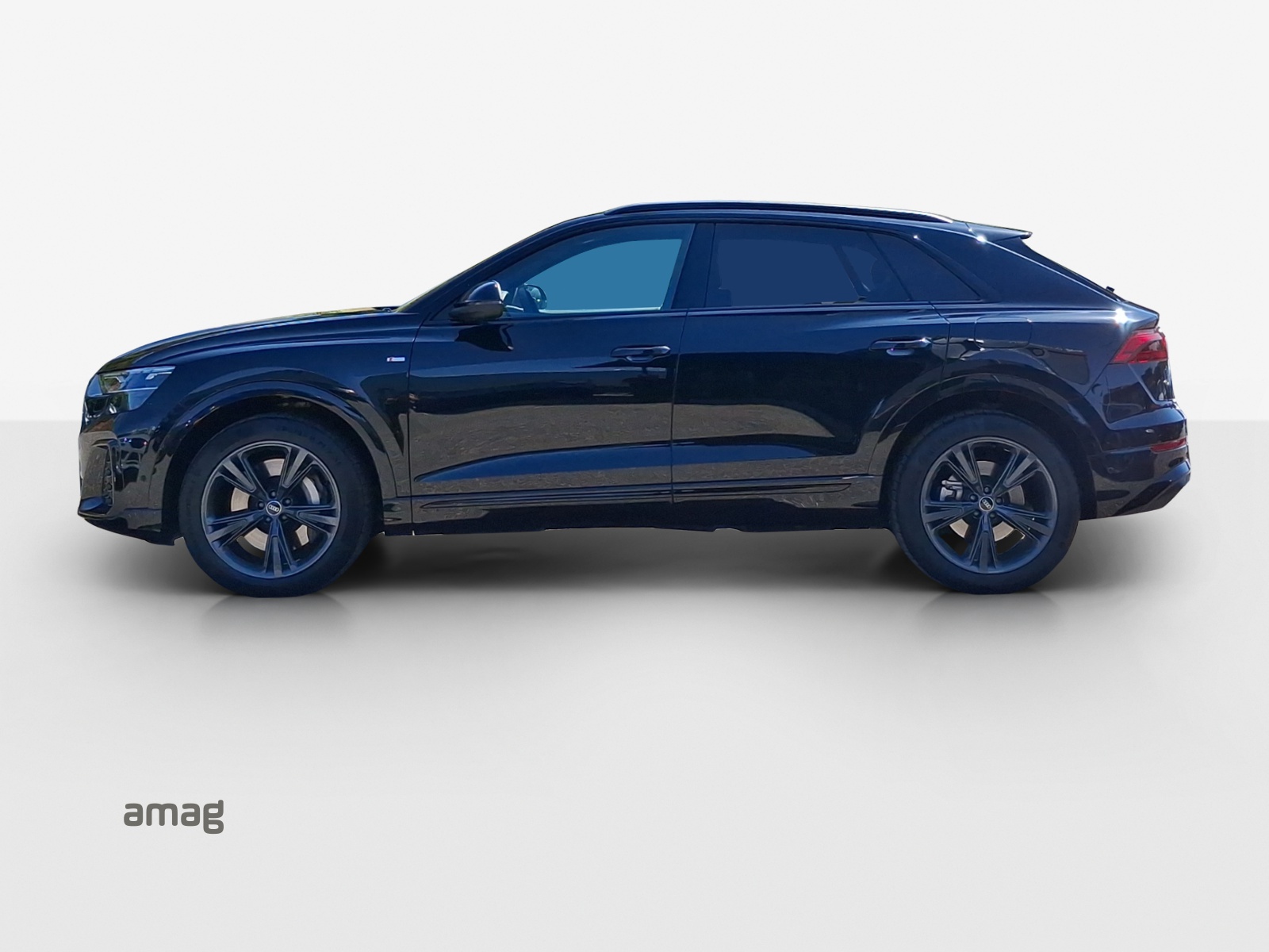AUDI Q8 SUV TFSI e quattro 290 kW Attraction tiptronic-image-1