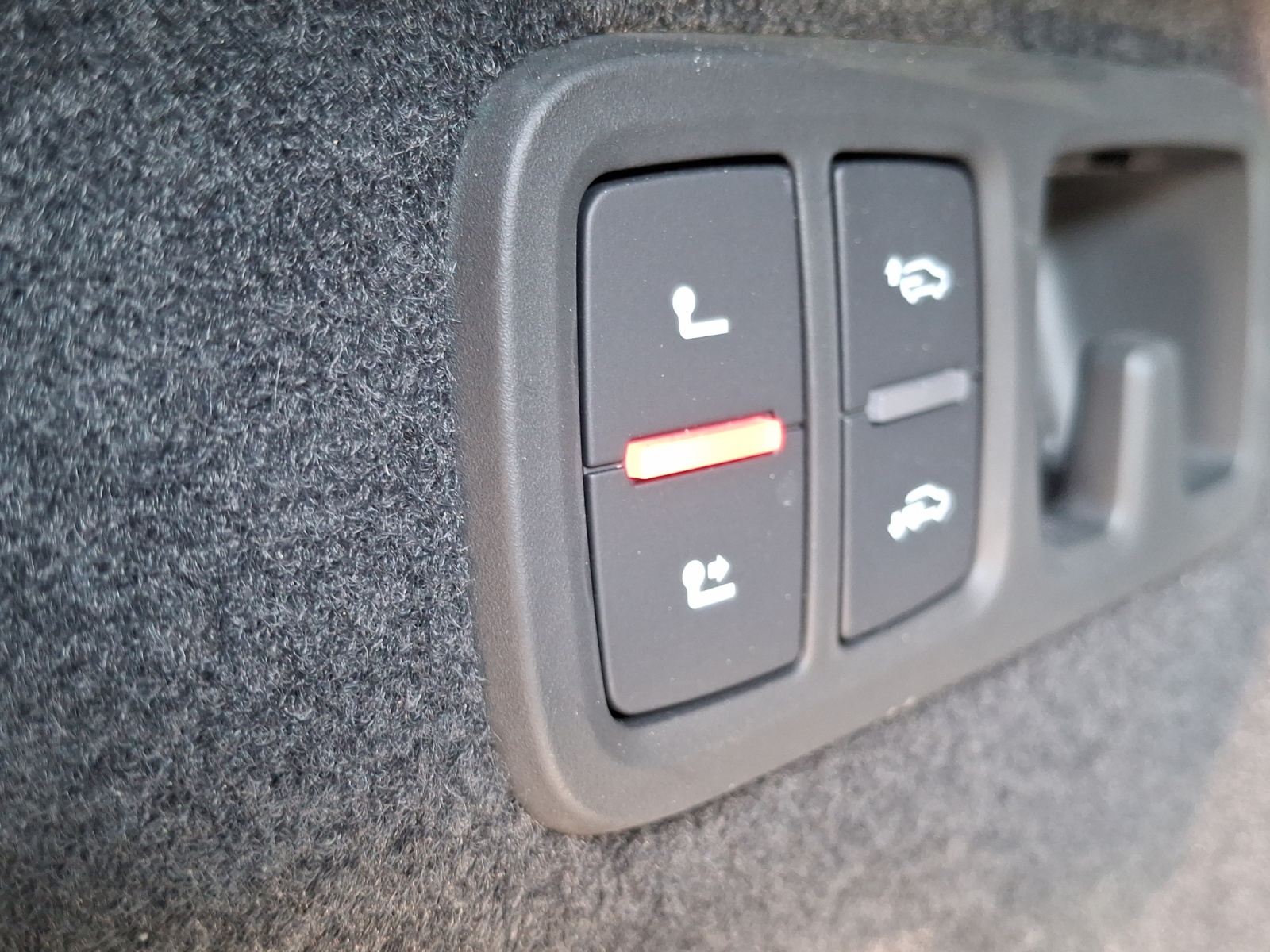 AUDI Q8 SUV TFSI e quattro 290 kW Attraction tiptronic-image-13