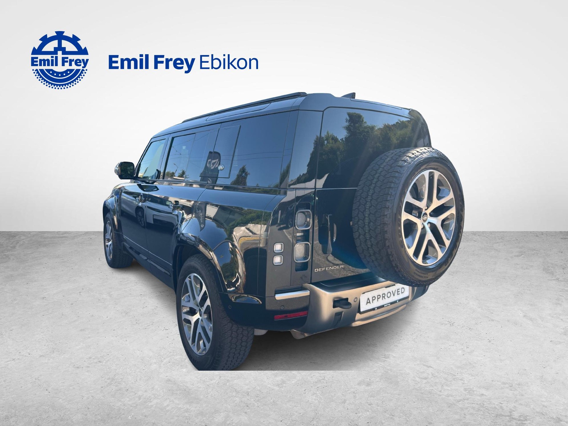LAND ROVER Defender 110 3.0 D I6 300 X-image-2