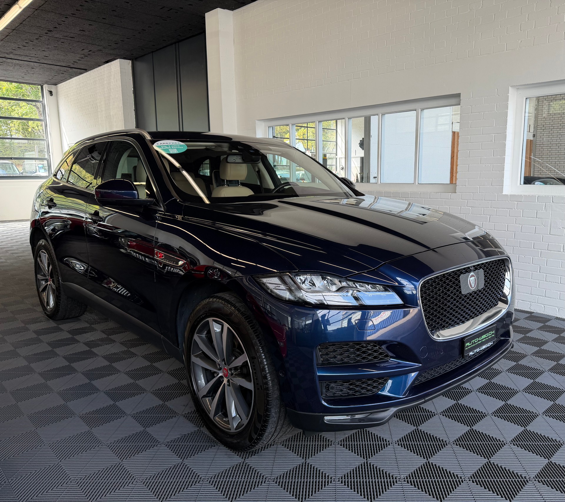 JAGUAR F-Pace 3.0 TD Prestige AWD Automatik-image-0