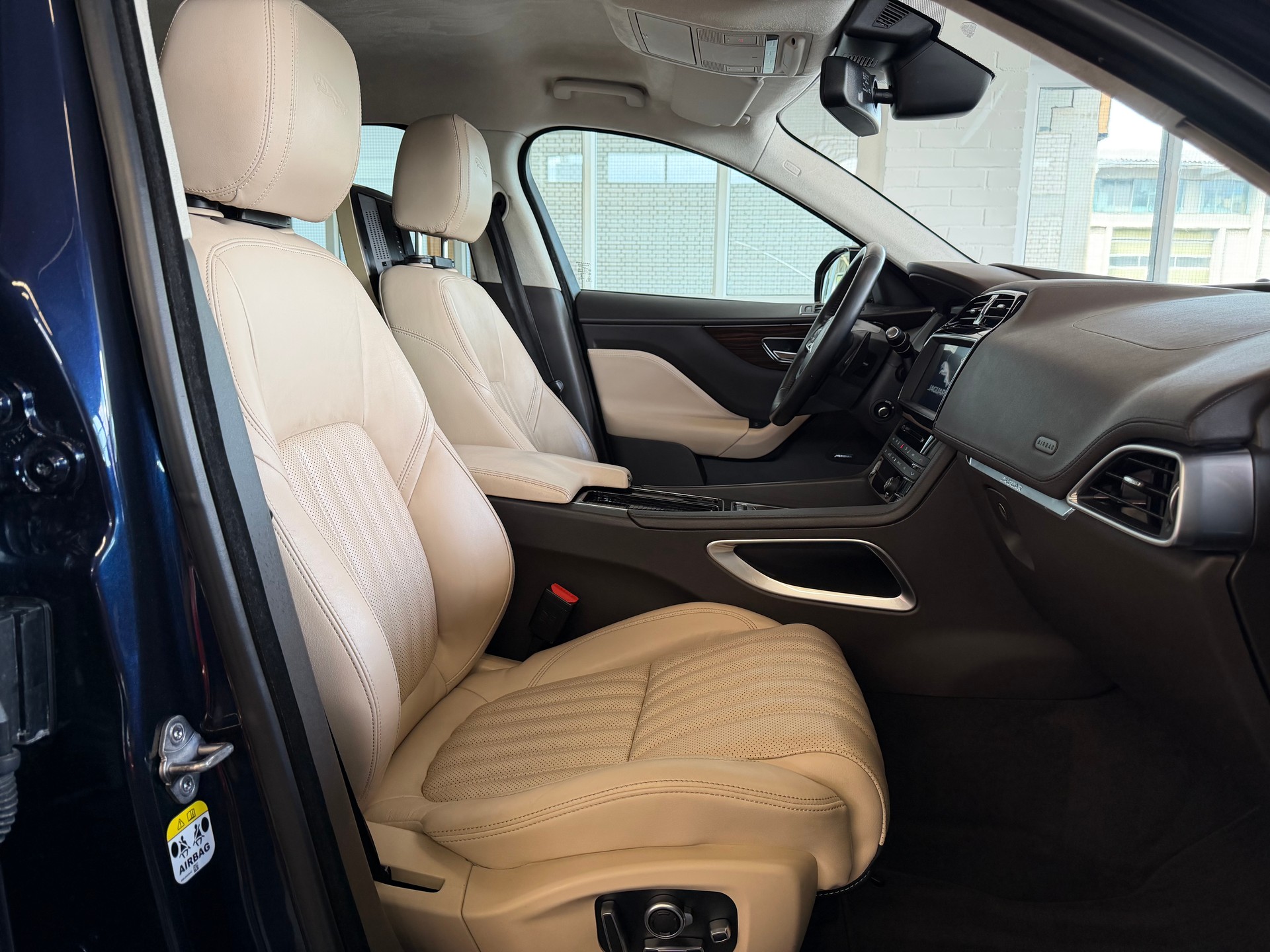 JAGUAR F-Pace 3.0 TD Prestige AWD Automatik-image-7