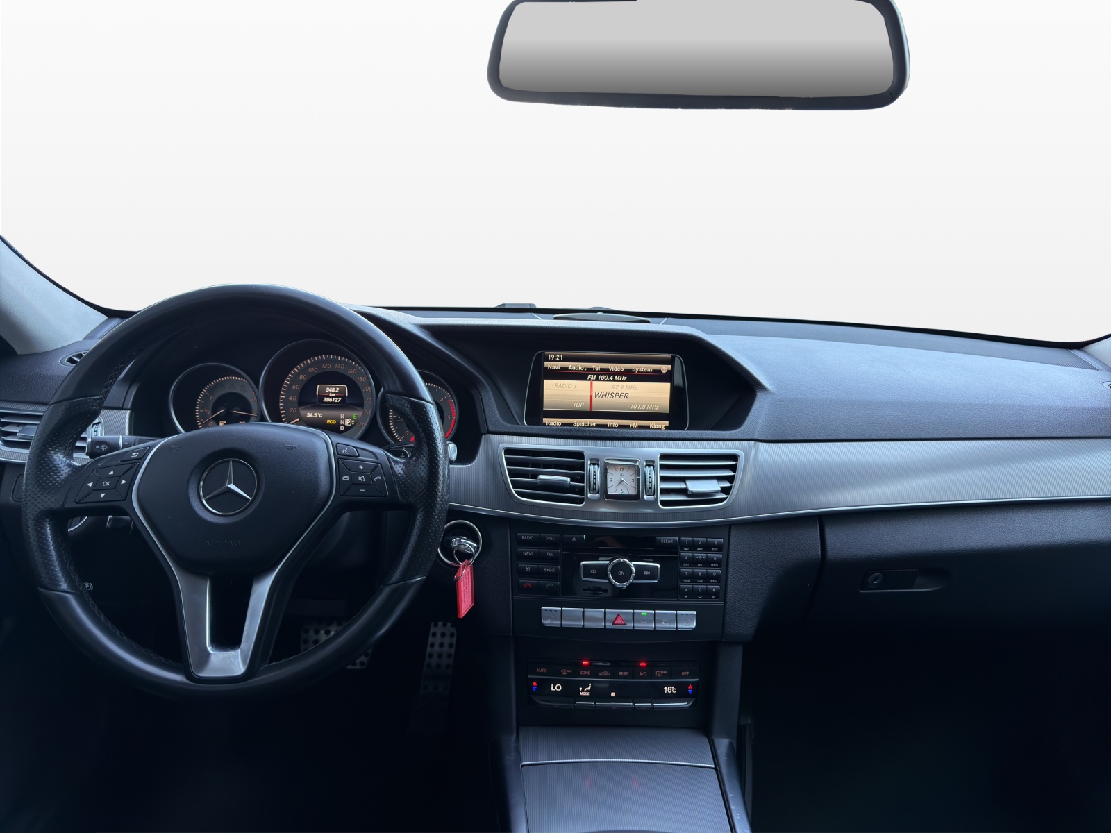 MERCEDES-BENZ E 250 BlueTEC Avantgarde 4Matic 7G-Tronic-image-11