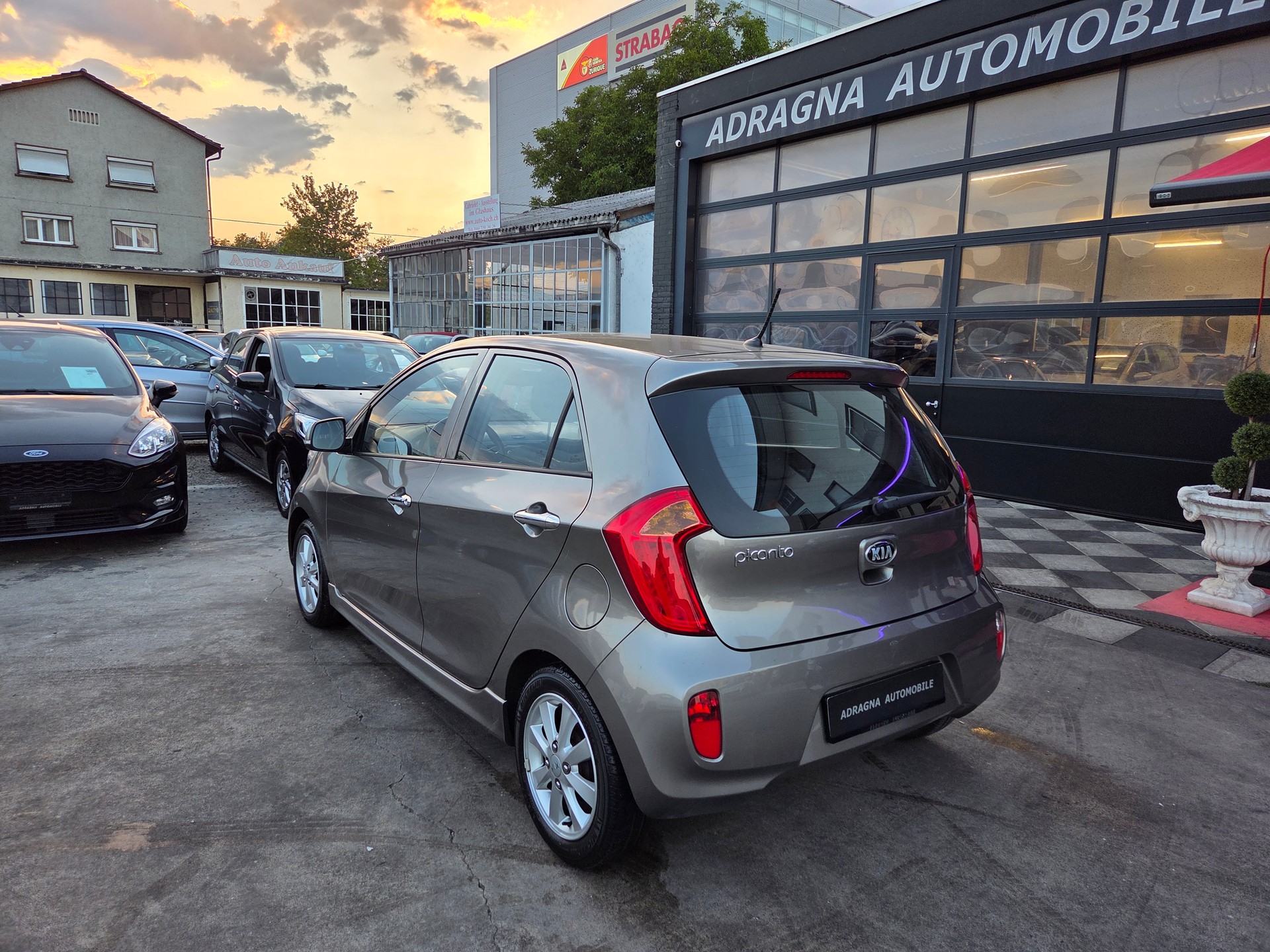 KIA Picanto 1.2 CVVT Style Automatic-image-4