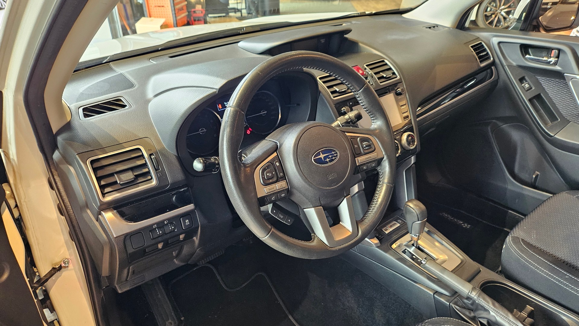 SUBARU Forester 2.0i Swiss 🔥AHK 2000KG🔥-image-25