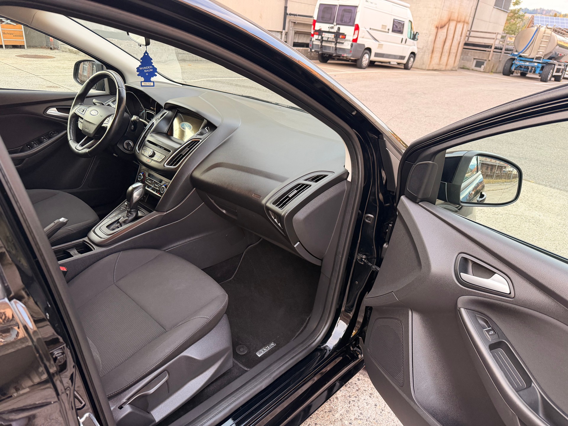 FORD Focus 1.0 SCTi Business Automatic-image-9