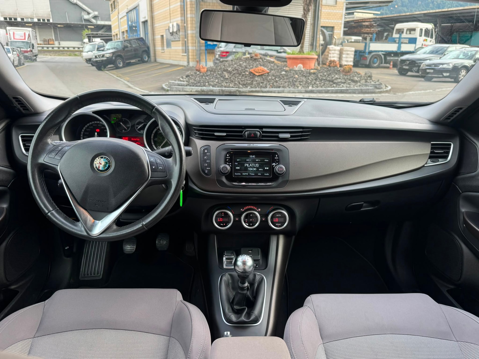 ALFA ROMEO Giulietta 2.0 JTDM Distinctive-image-8