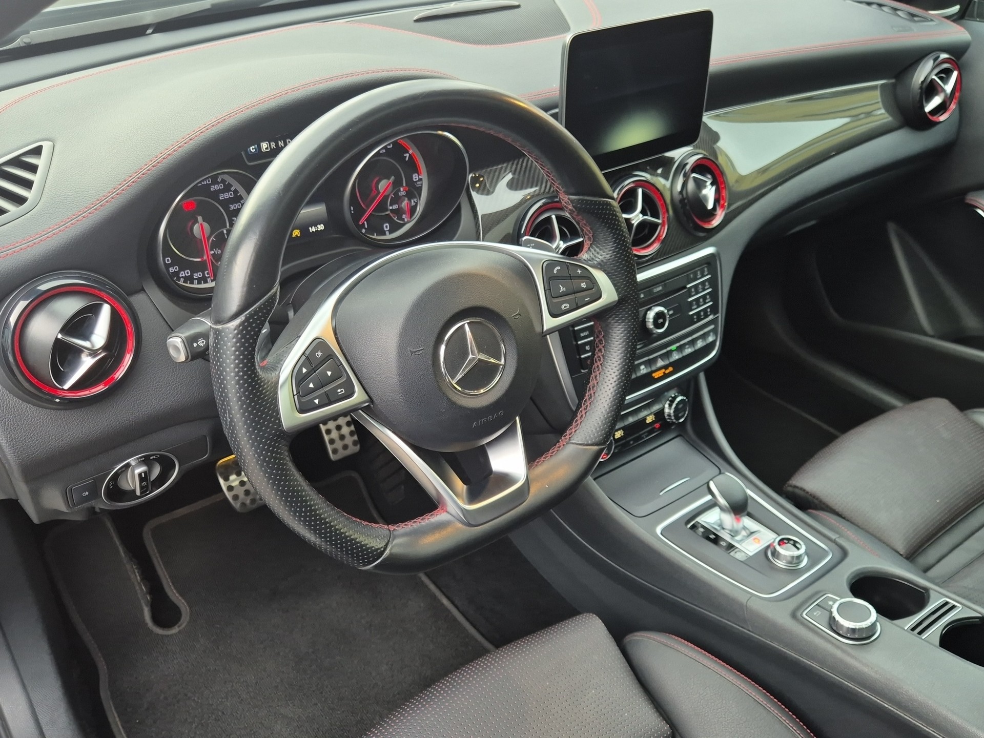 MERCEDES-BENZ GLA 45 AMG 4Matic 7G-DCT-image-9