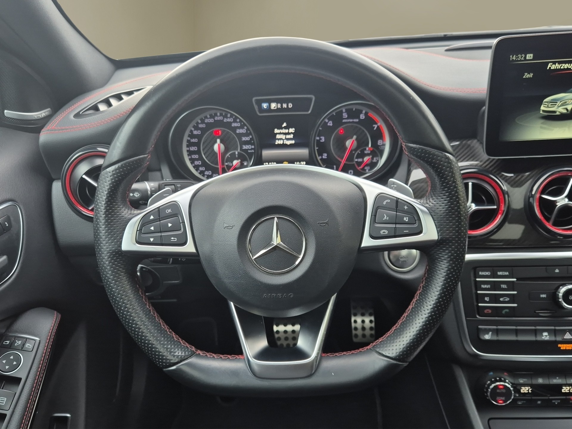 MERCEDES-BENZ GLA 45 AMG 4Matic 7G-DCT-image-11