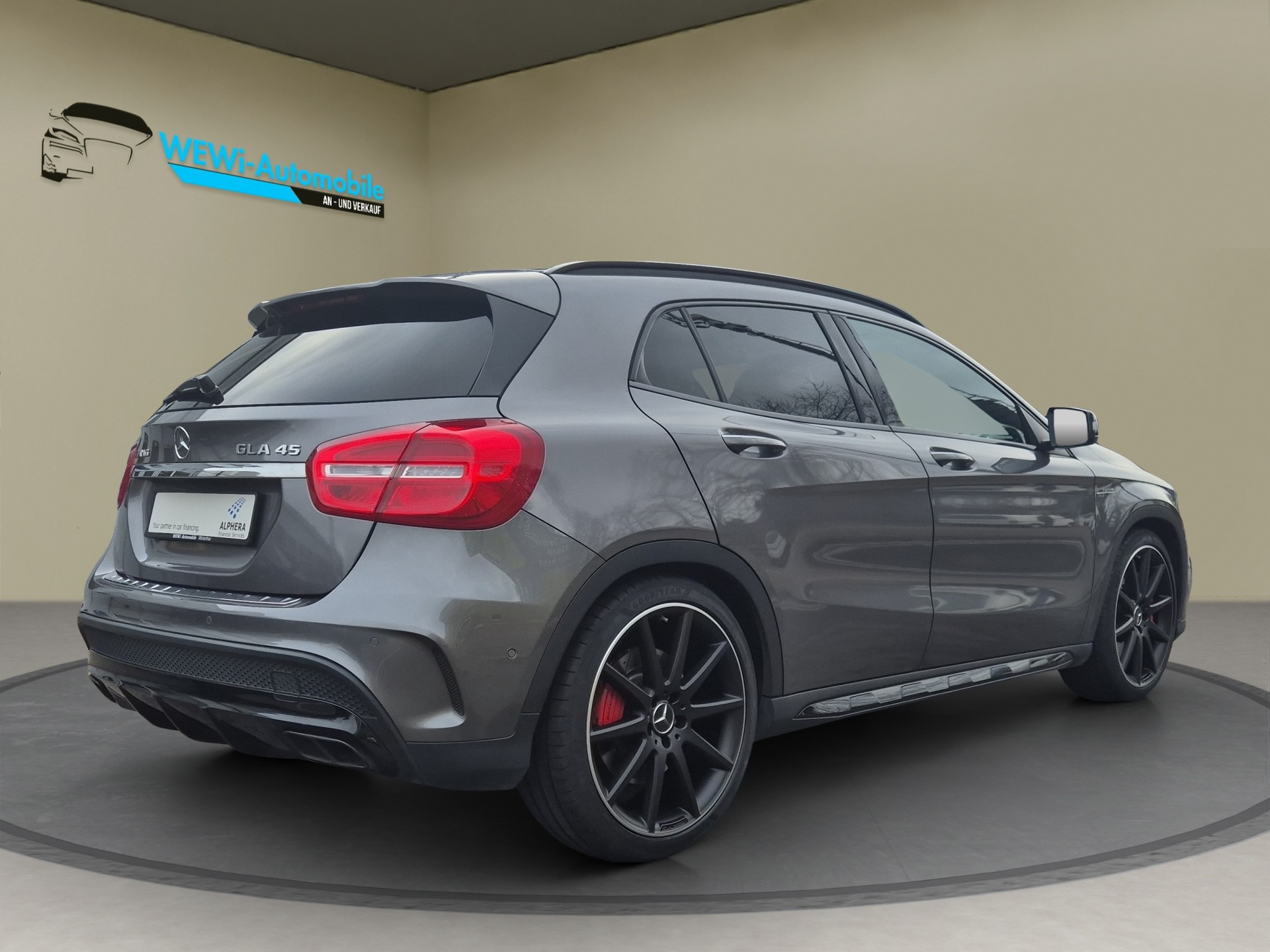 MERCEDES-BENZ GLA 45 AMG 4Matic 7G-DCT-image-6