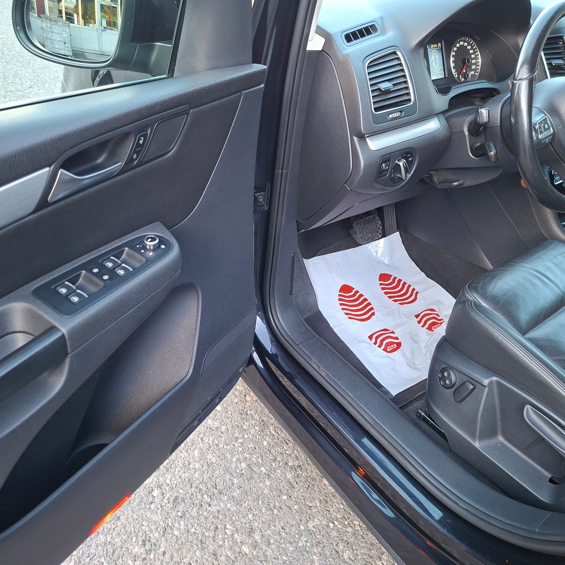 VW Sharan 2.0 TDI BlueMotion Technology Highline DSG-image-10